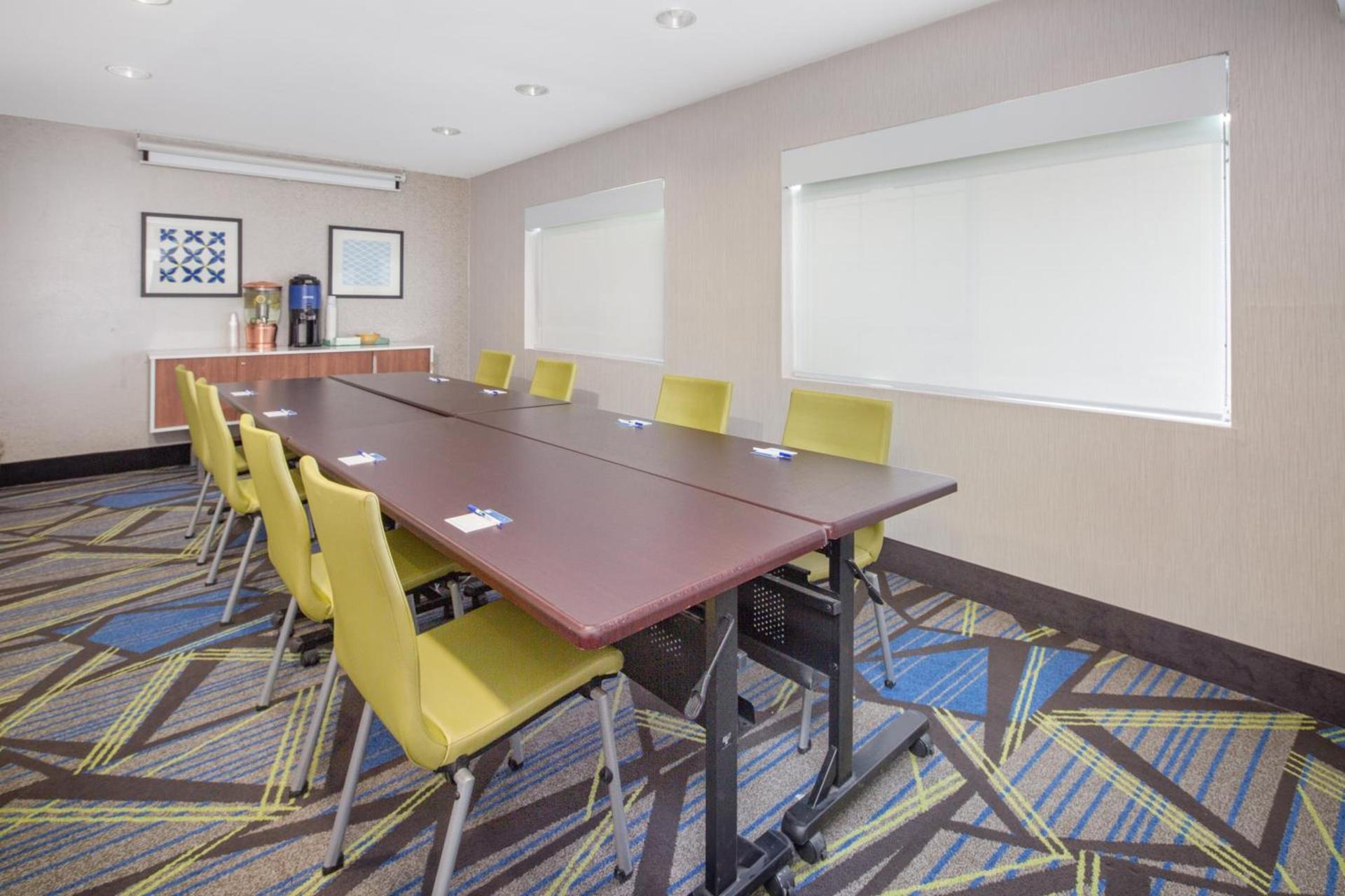 Holiday Inn Express Hotel & Suites Bishop by IHG photo 23