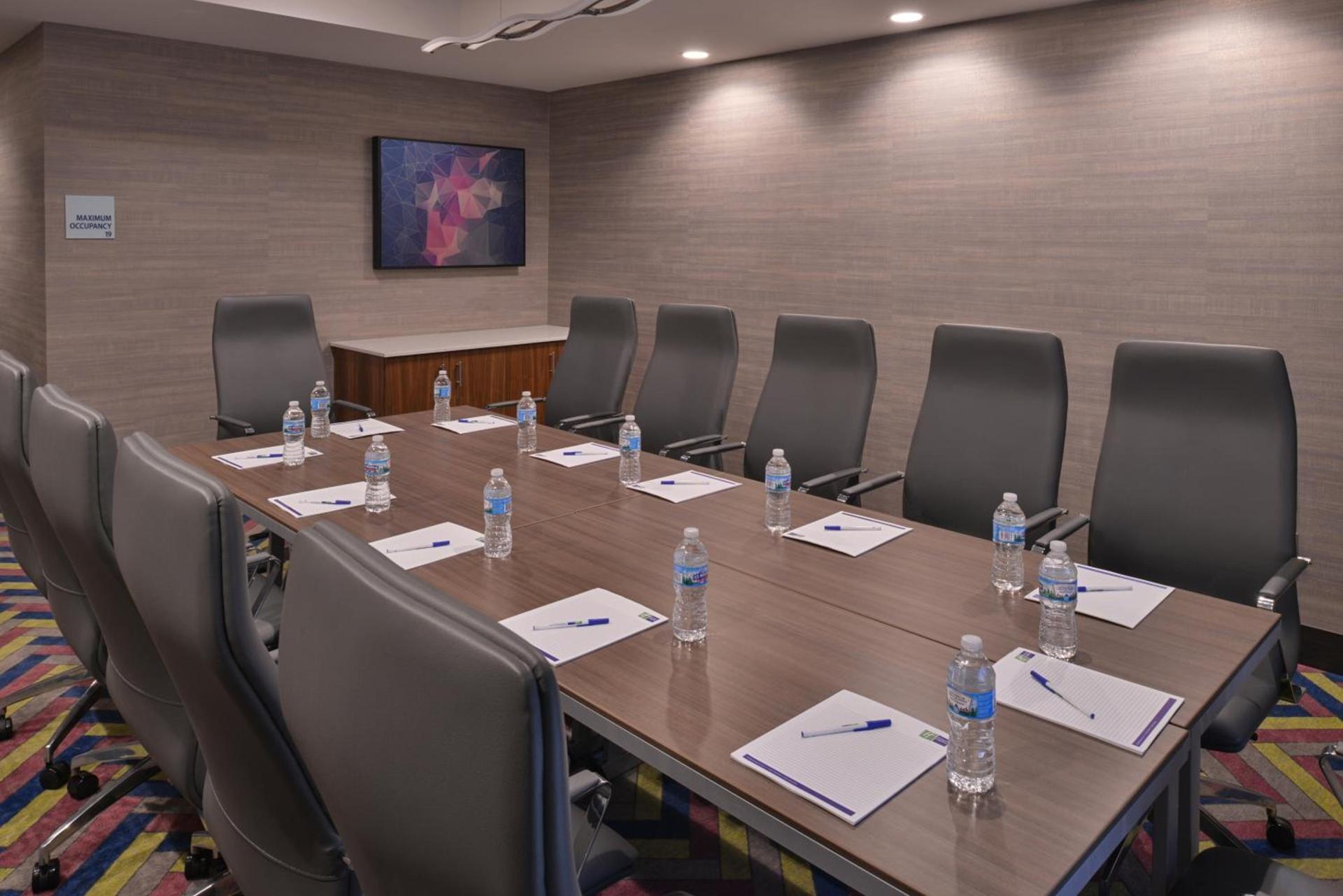 Holiday Inn Express and Suites Bryant - Benton Area by IHG photo 6