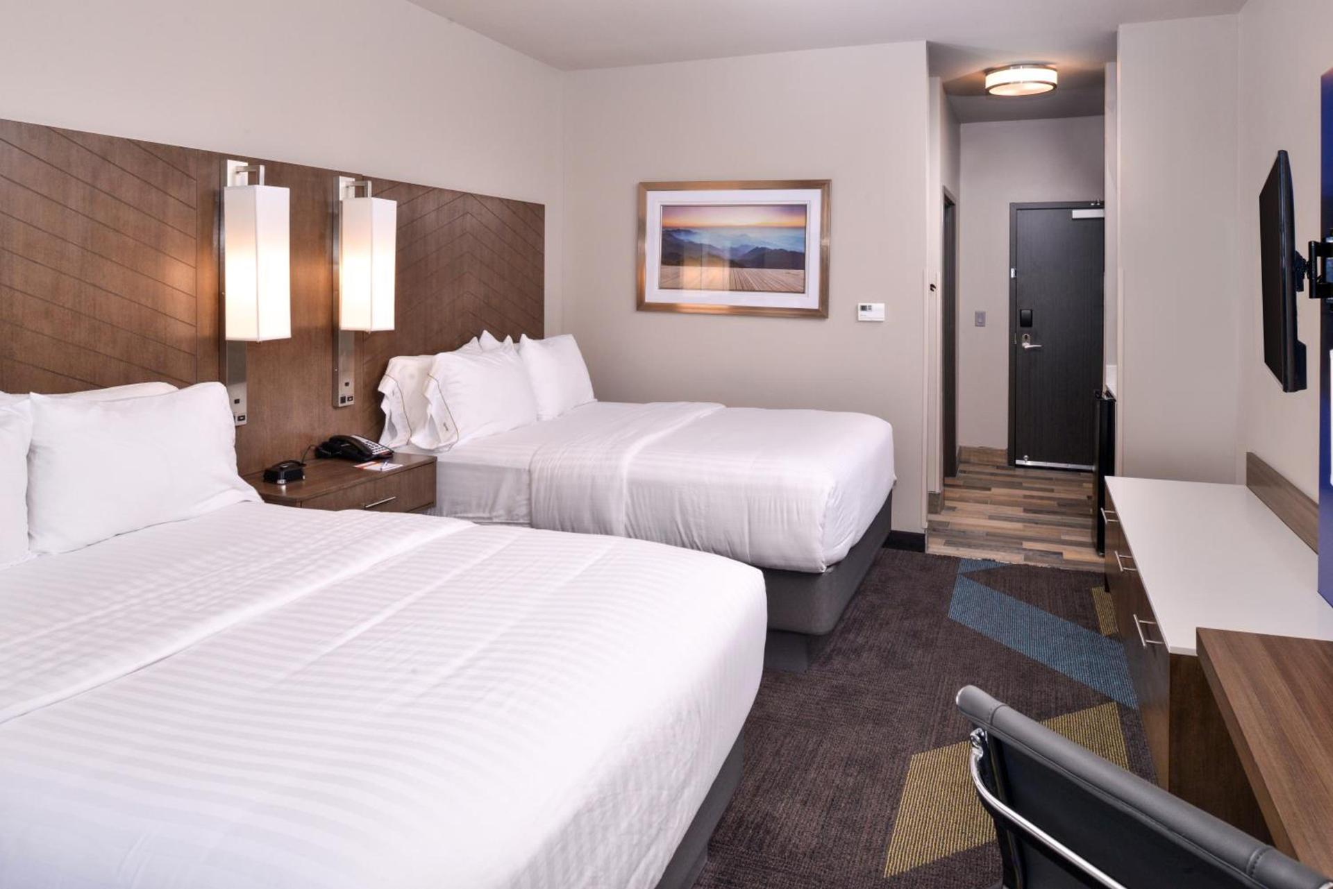 Holiday Inn Express and Suites Bryant - Benton Area by IHG photo 40