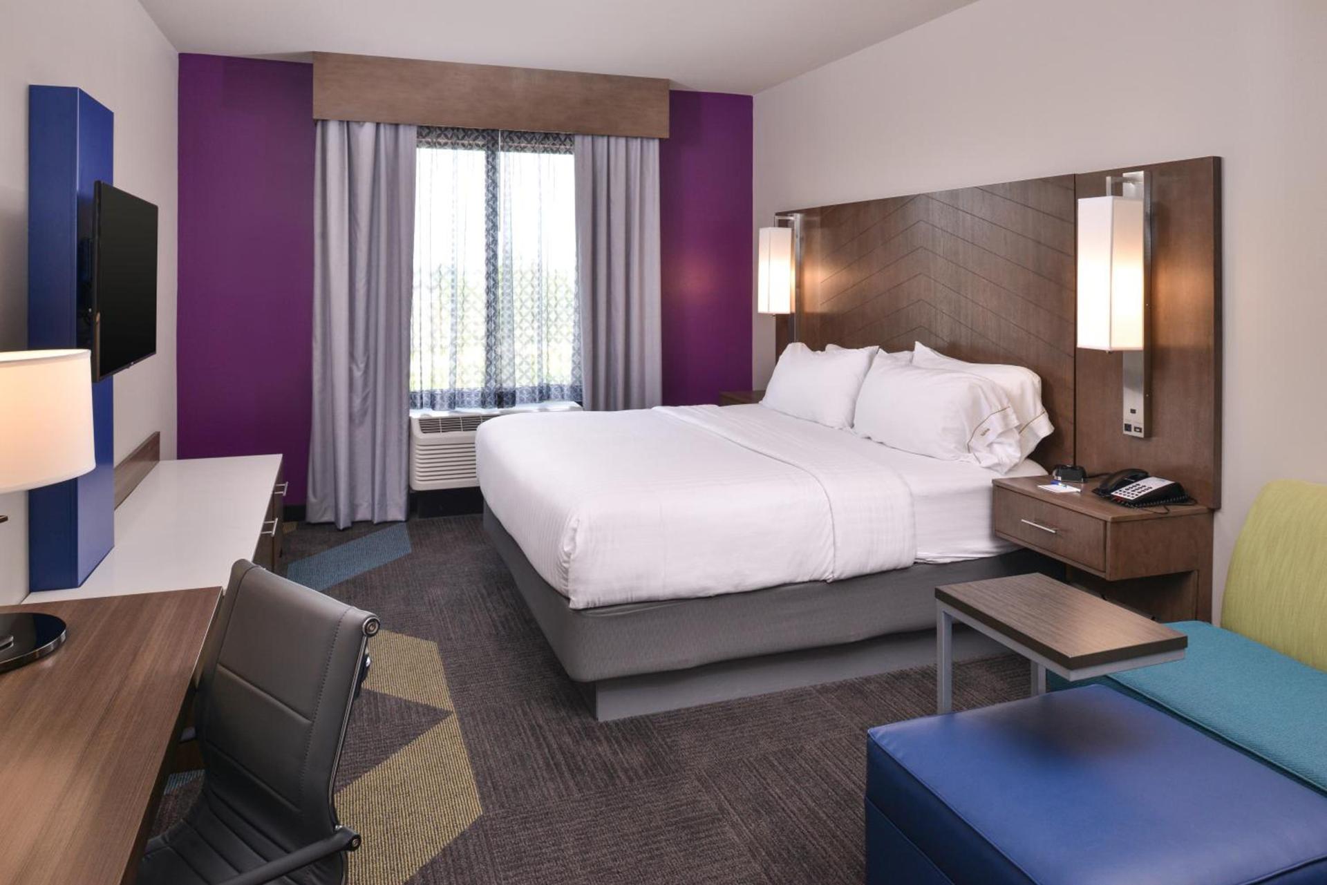 Holiday Inn Express and Suites Bryant - Benton Area by IHG photo 7