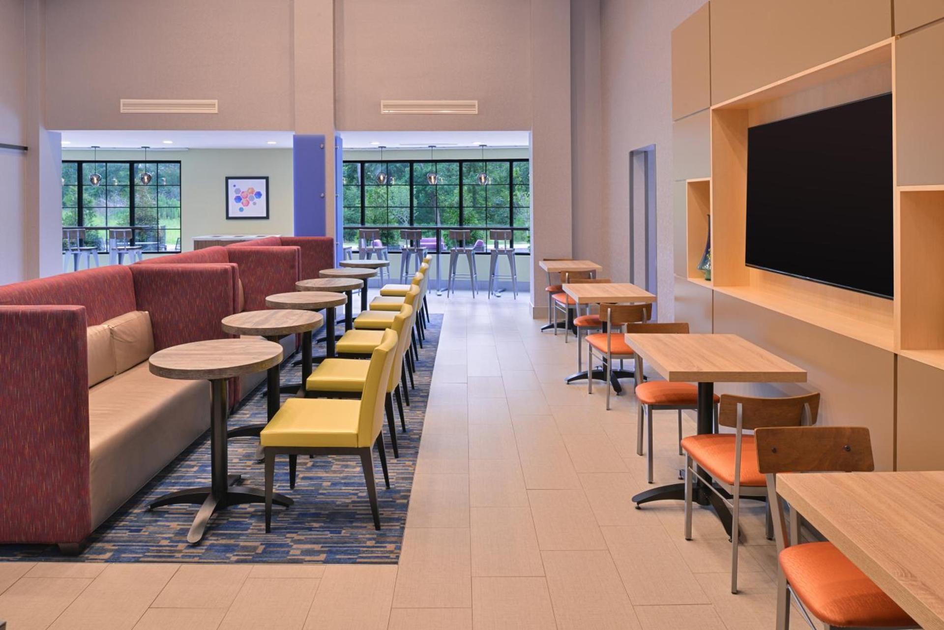 Holiday Inn Express and Suites Bryant - Benton Area by IHG photo 32