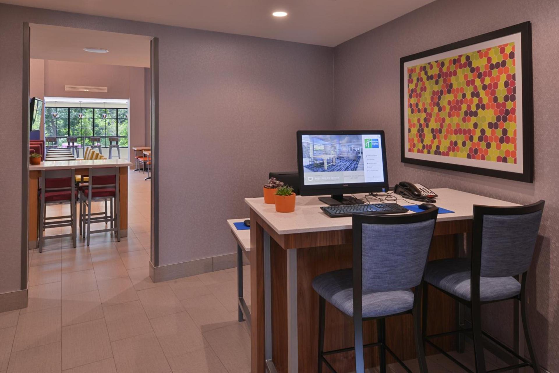 Holiday Inn Express and Suites Bryant - Benton Area by IHG photo 18