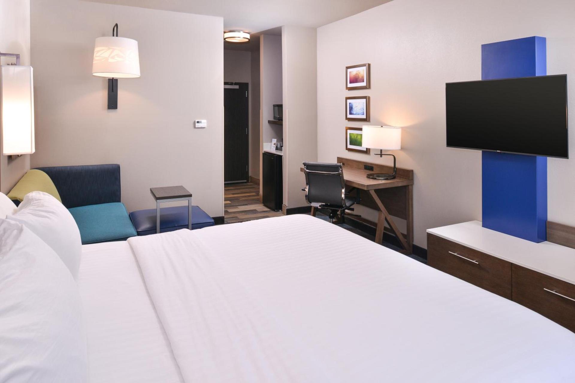 Holiday Inn Express and Suites Bryant - Benton Area by IHG photo 59