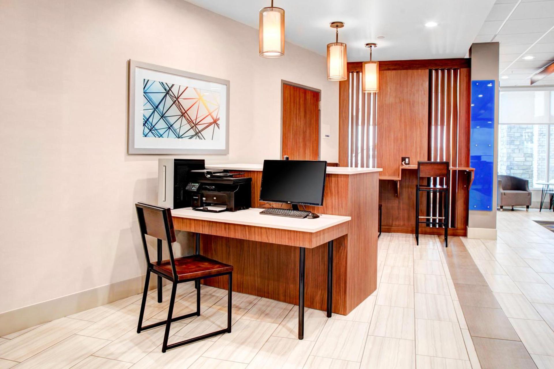 Holiday Inn Express & Suites Coldwater by IHG photo 6