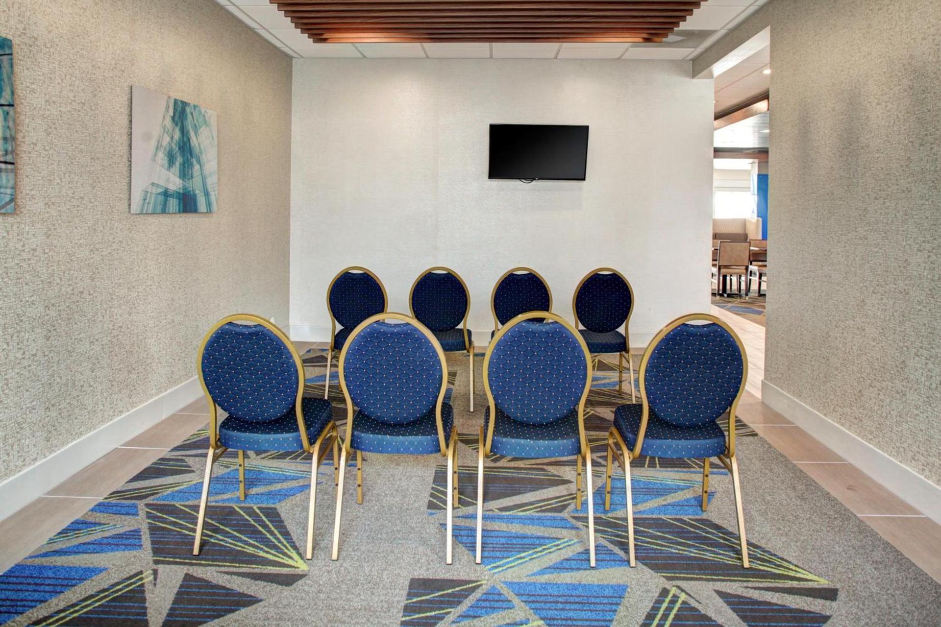 Holiday Inn Express & Suites Coldwater by IHG photo 20