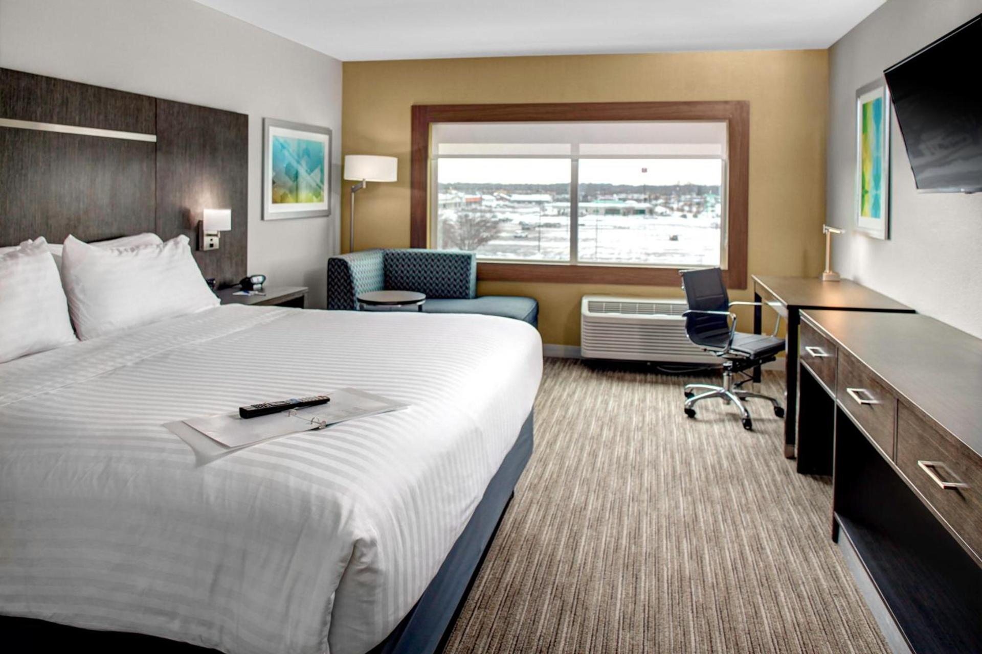 Holiday Inn Express & Suites Coldwater by IHG photo 28