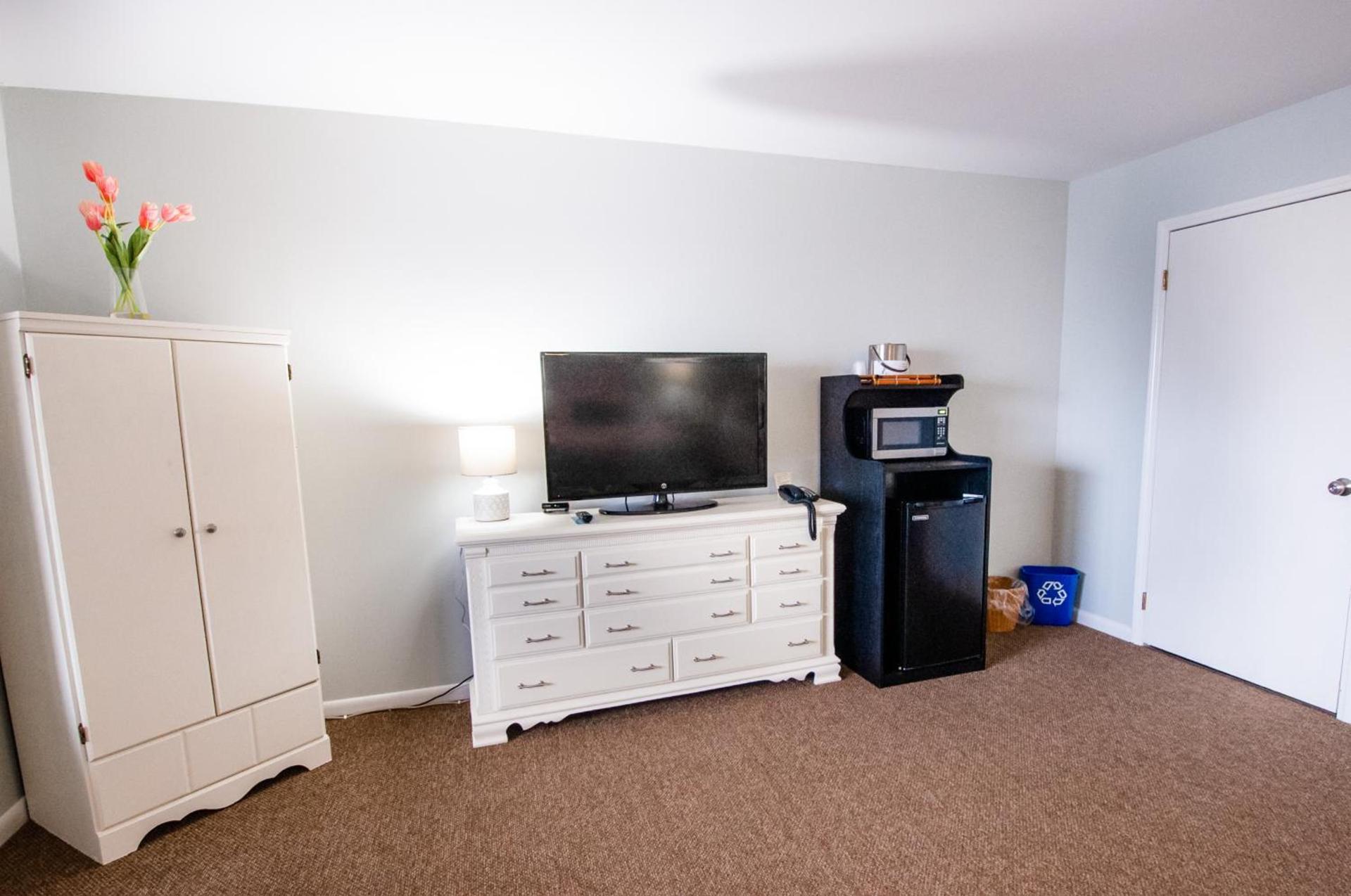 East Shore Lodging photo 39