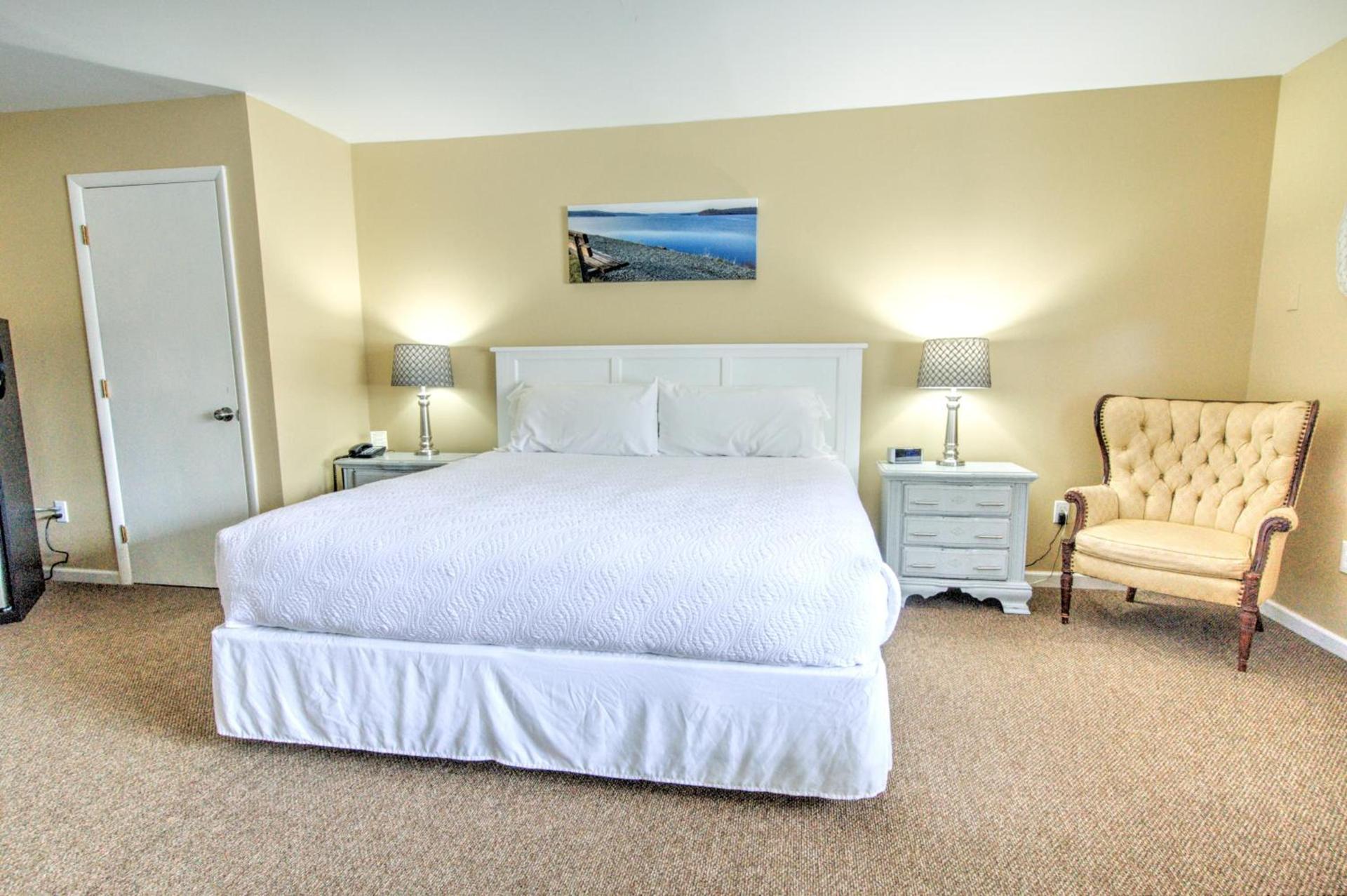 East Shore Lodging photo 36
