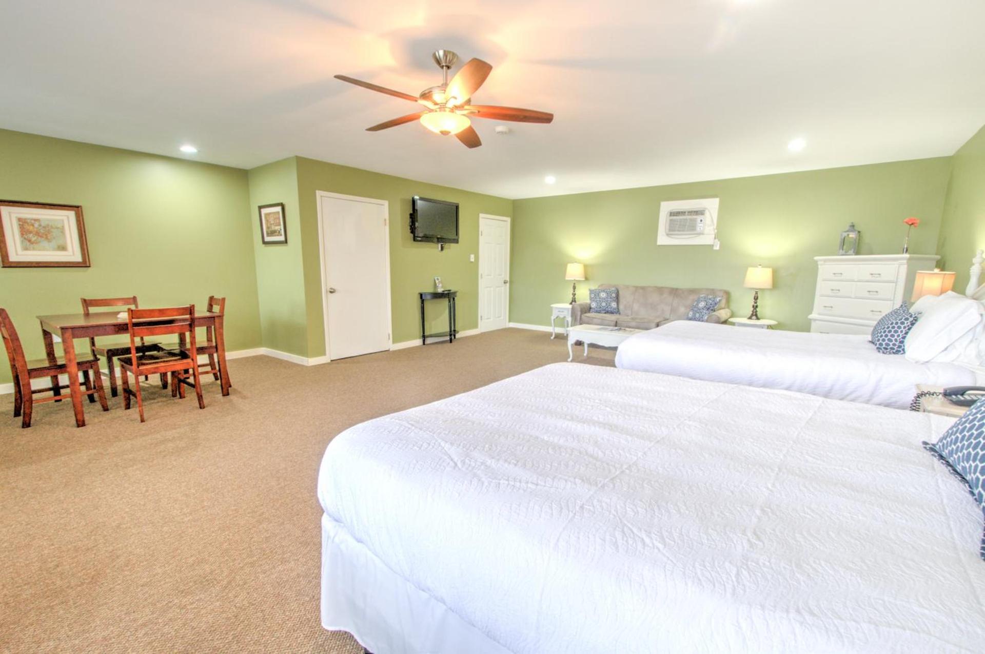 East Shore Lodging photo 24
