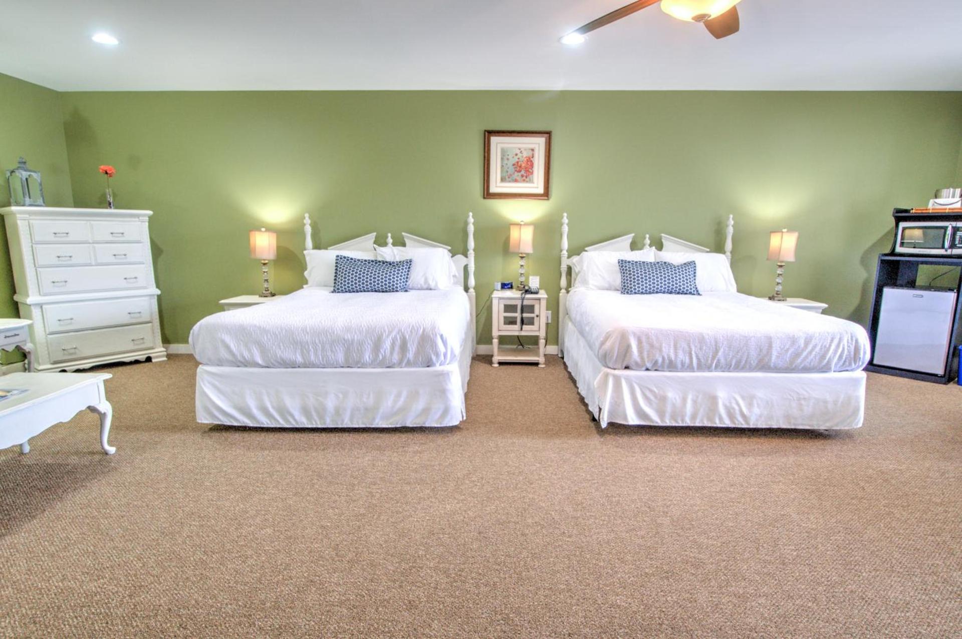 East Shore Lodging photo 28