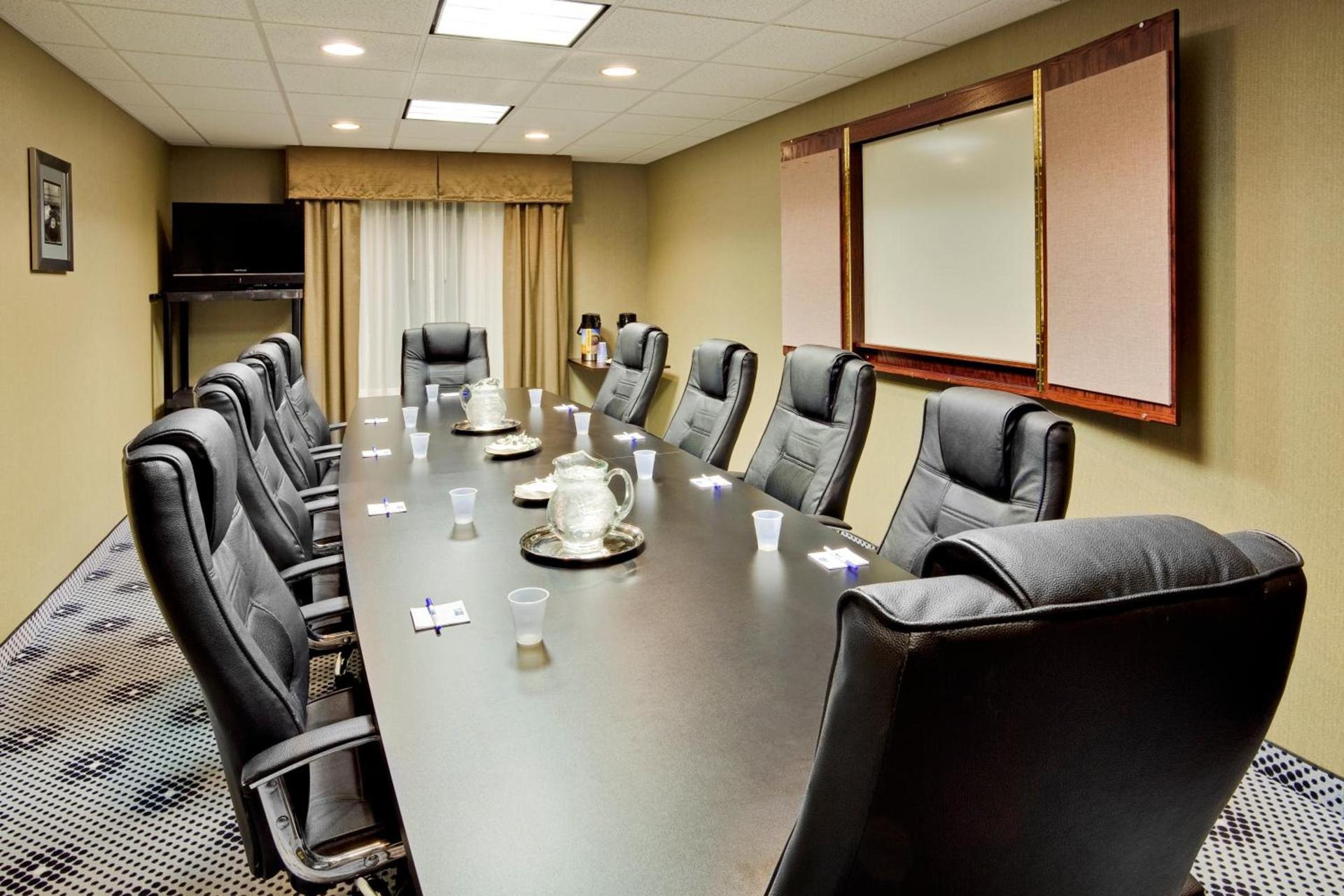 Holiday Inn Express Hotel & Suites Lebanon by IHG photo 9