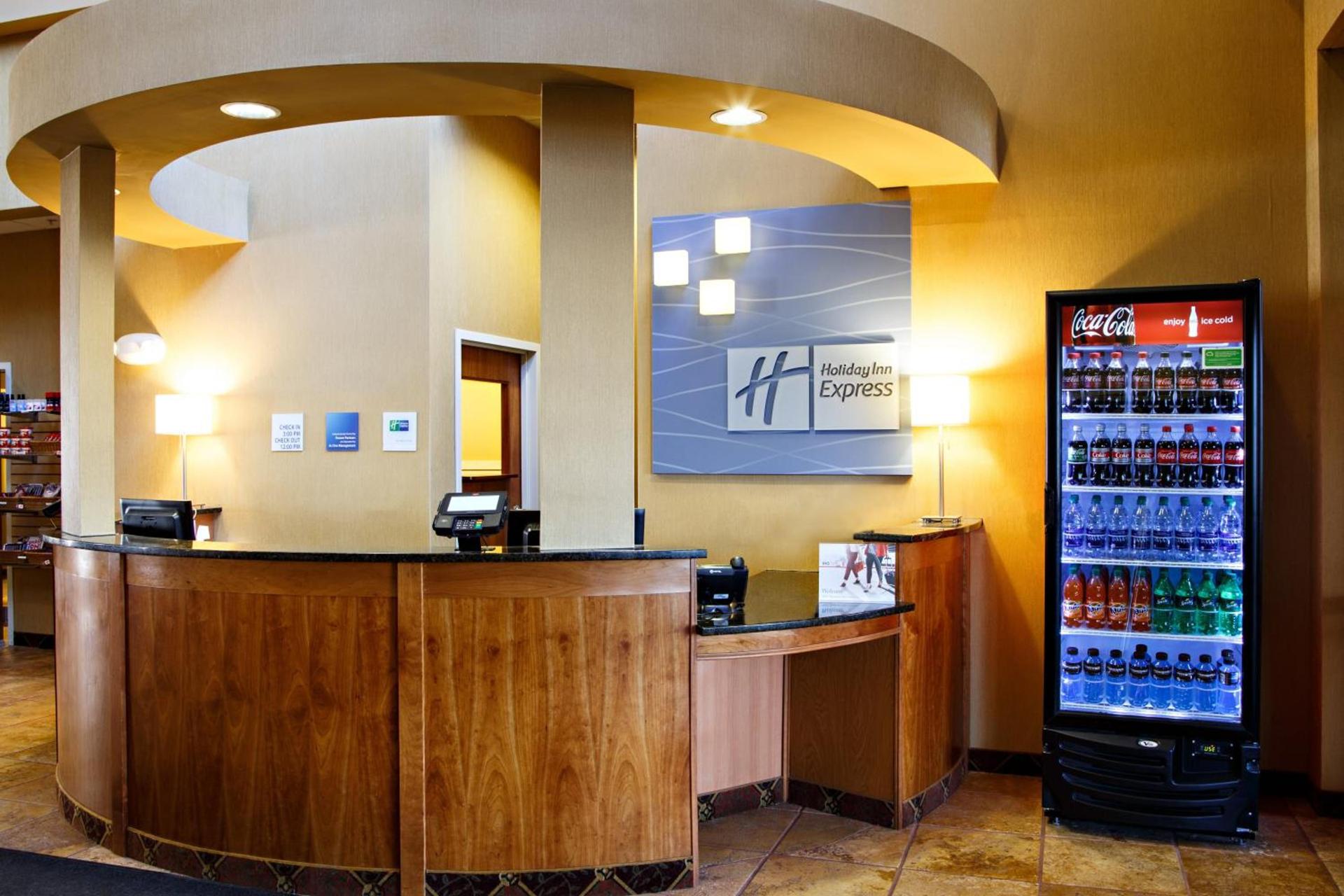 Holiday Inn Express & Suites Harrisburg West photo 17