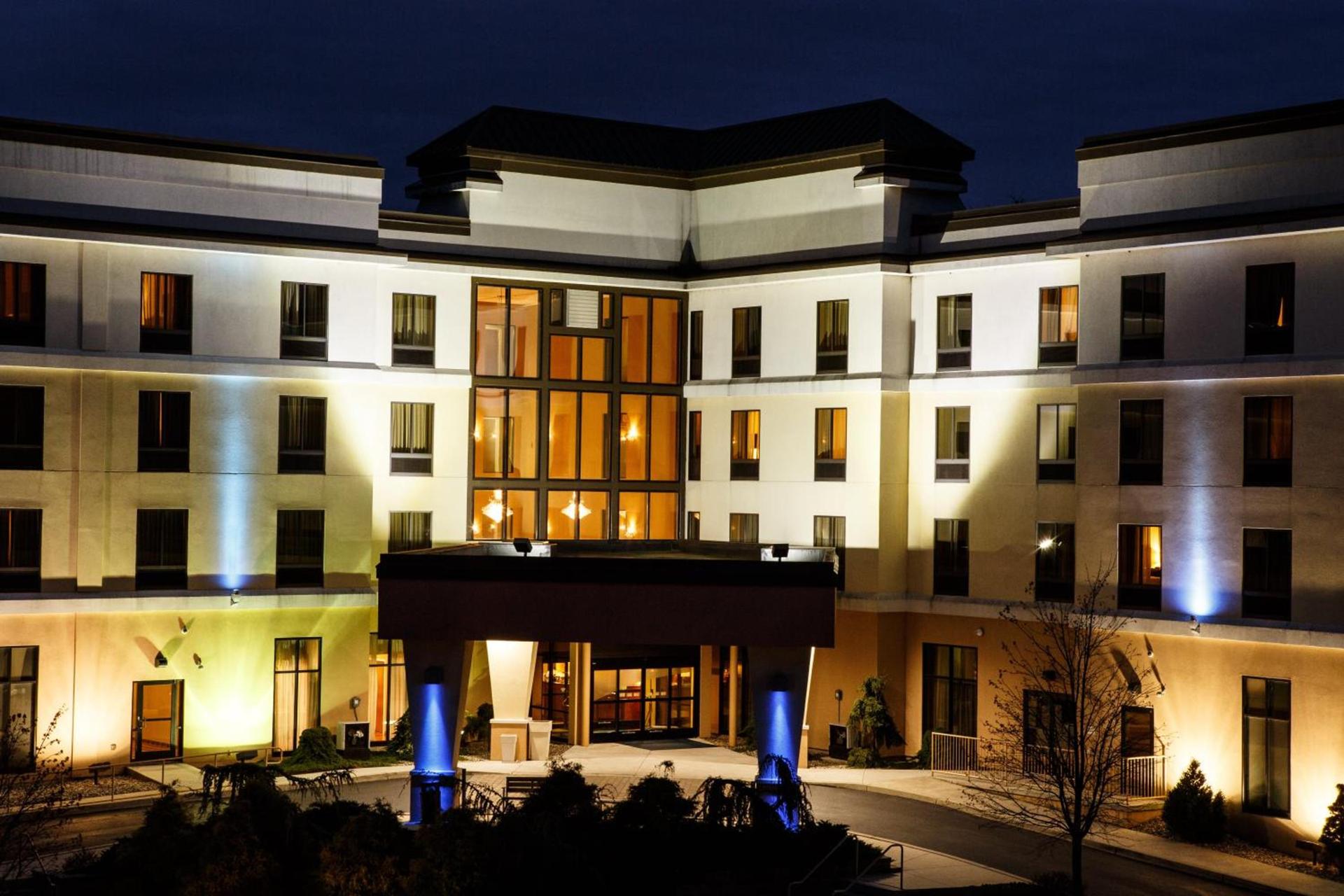 Holiday Inn Express & Suites Harrisburg West photo 38