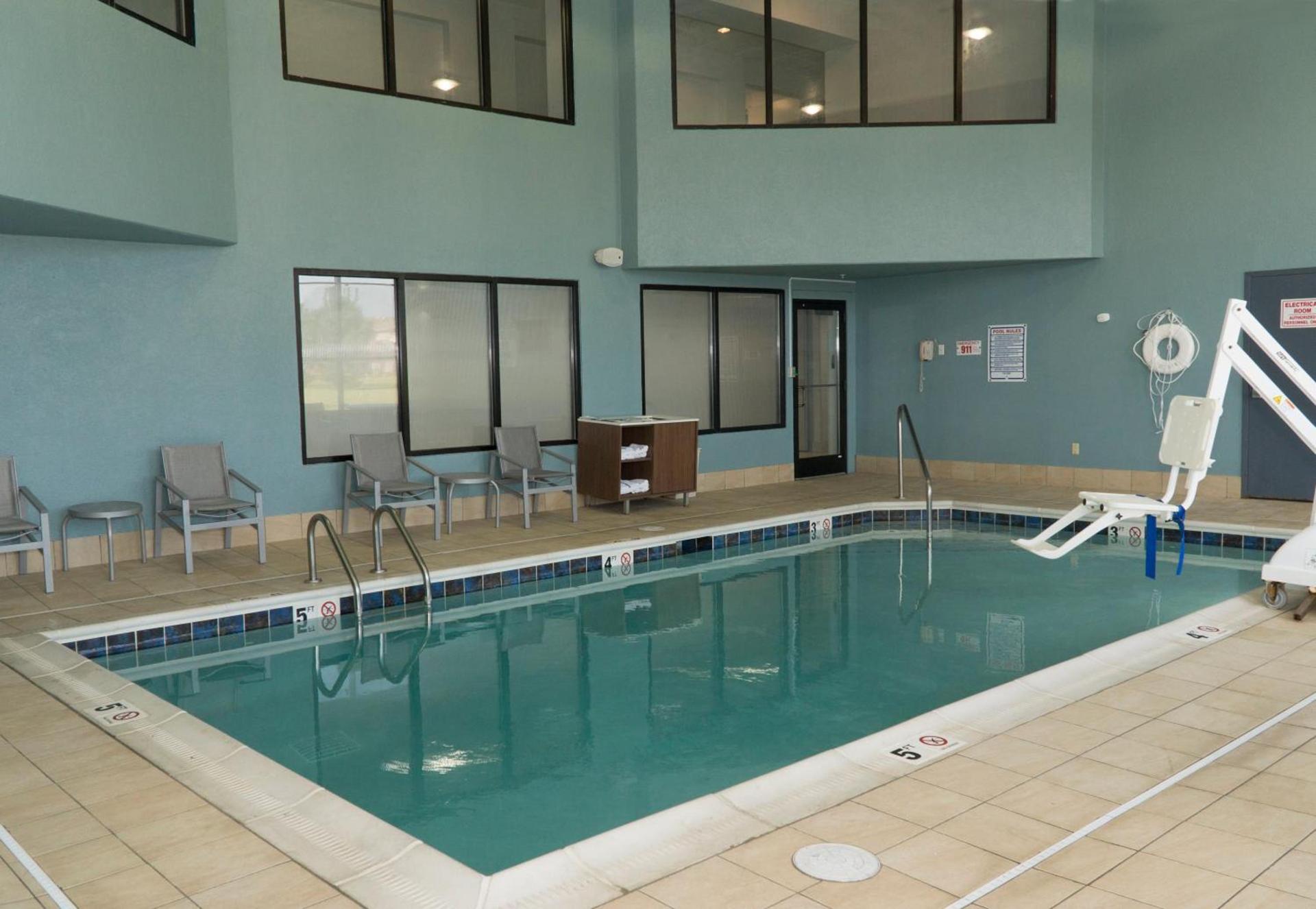 Holiday Inn Express Hotel & Suites Madison by IHG photo 27