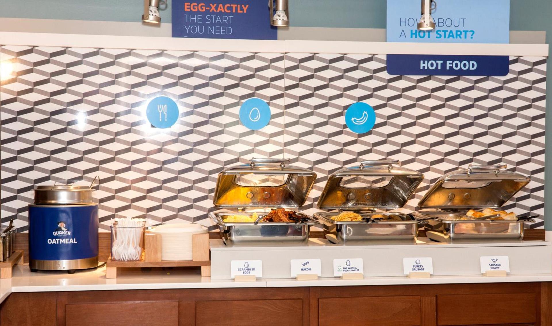 Holiday Inn Express Hotel & Suites Madison by IHG photo 43