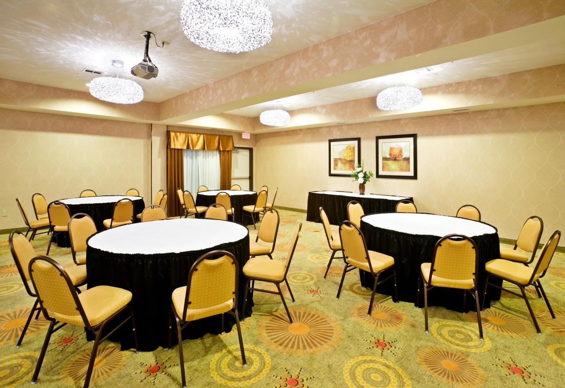 Holiday Inn Express & Suites Dallas East - Fair Park by IHG photo 35