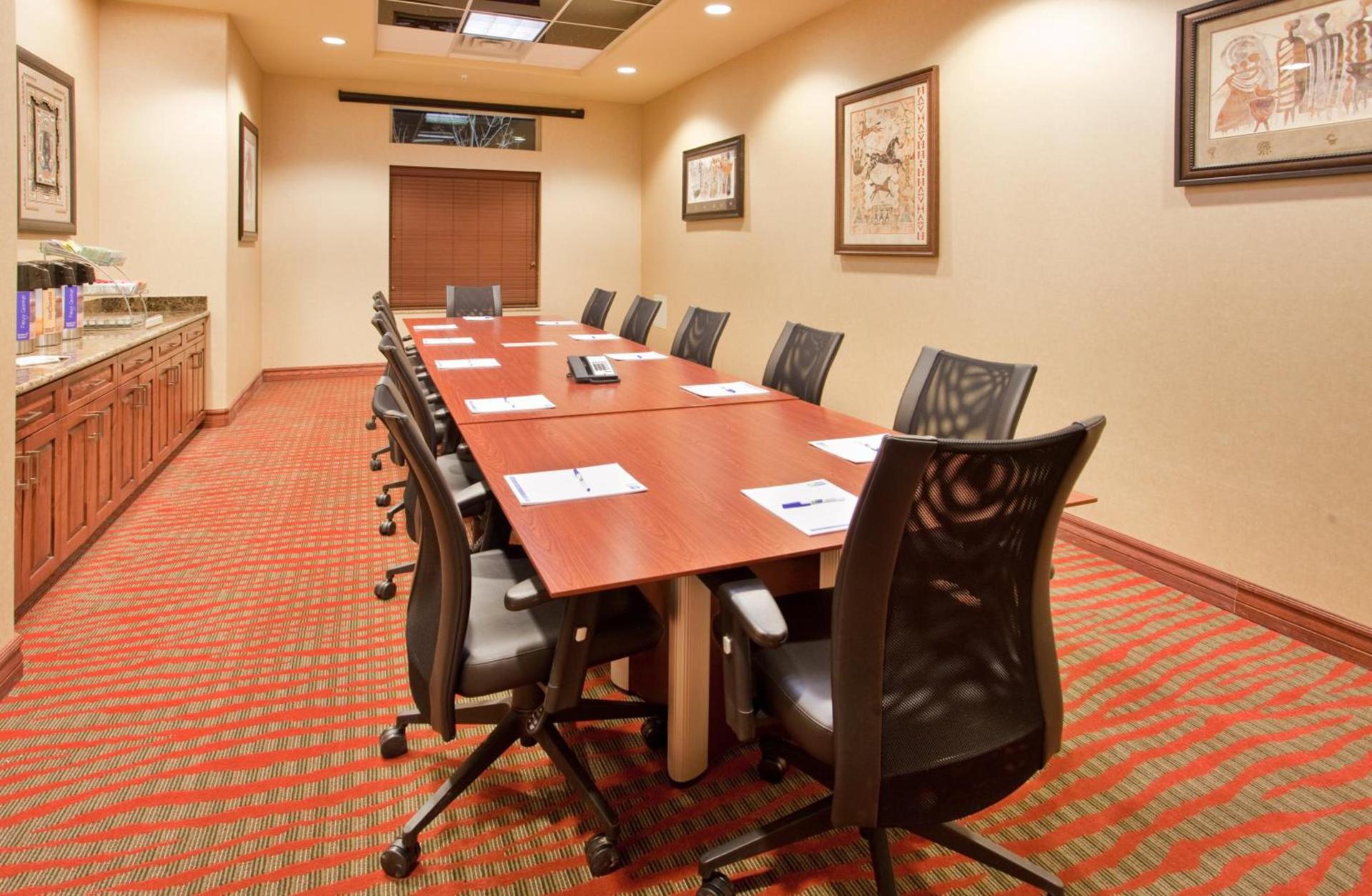 Holiday Inn Express & Suites Gallup East by IHG photo 8
