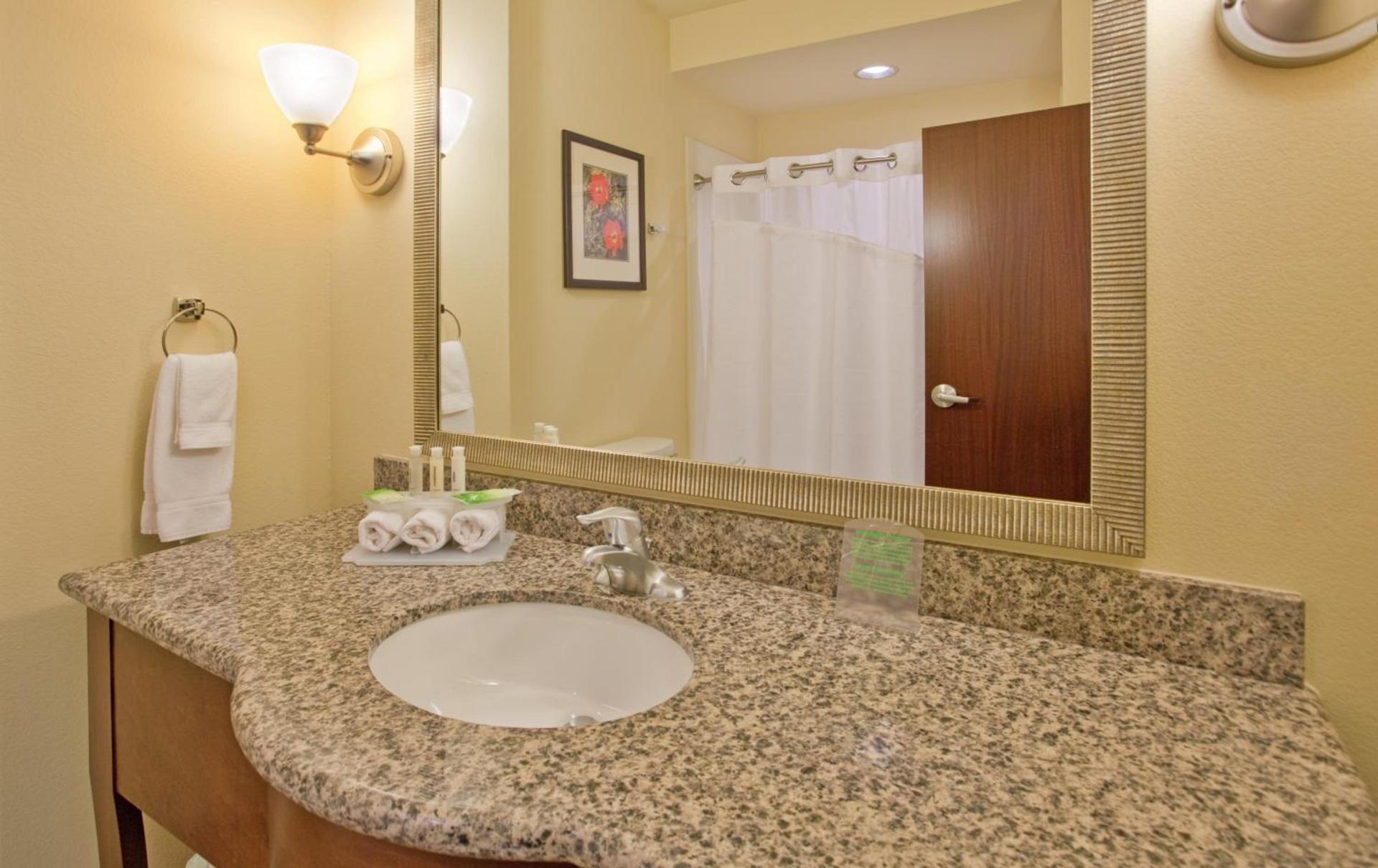 Holiday Inn Express & Suites Gallup East by IHG photo 24