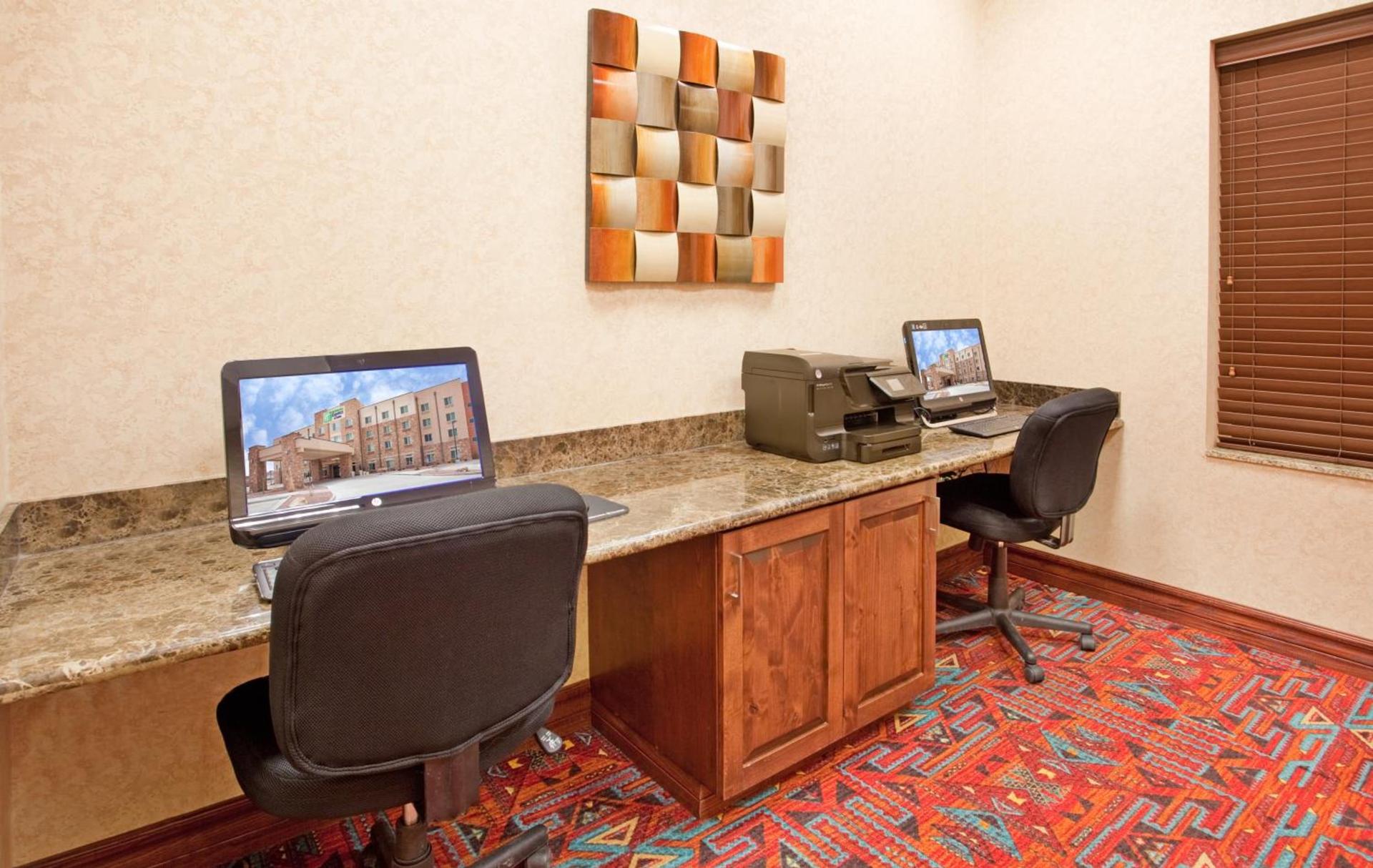Holiday Inn Express & Suites Gallup East by IHG photo 12