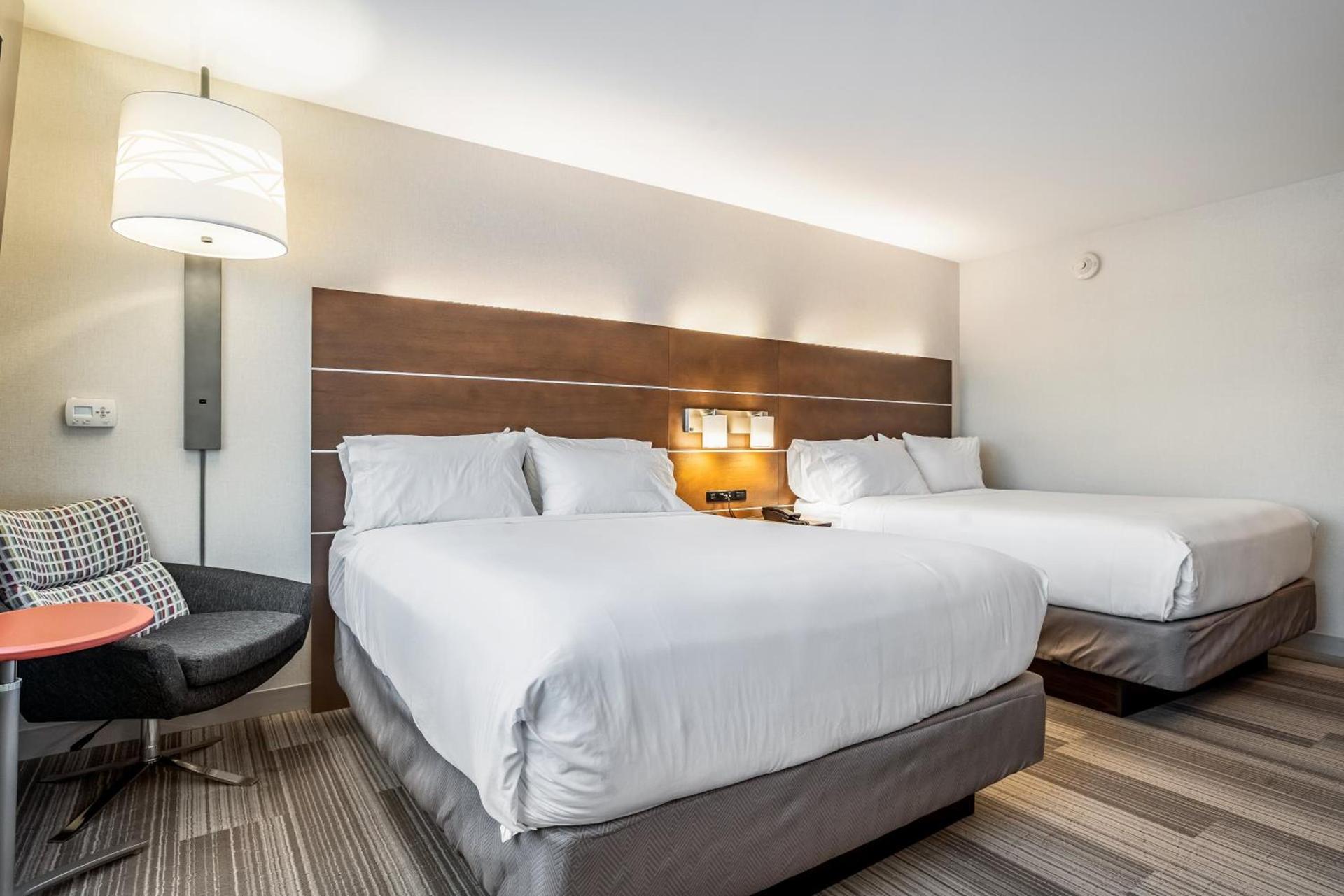 Holiday Inn Express & Suites Platteville by IHG photo 31