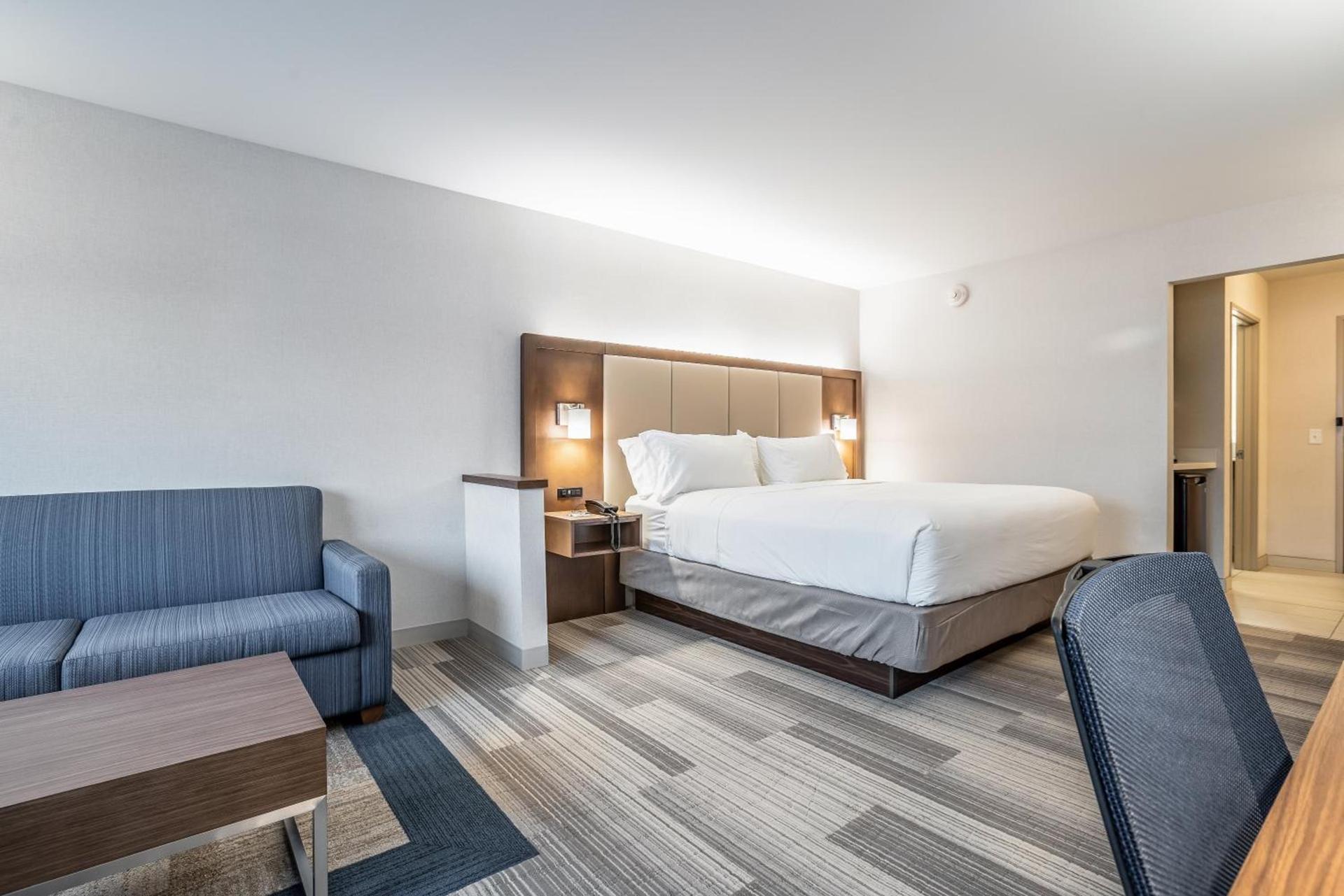 Holiday Inn Express & Suites Platteville by IHG photo 28