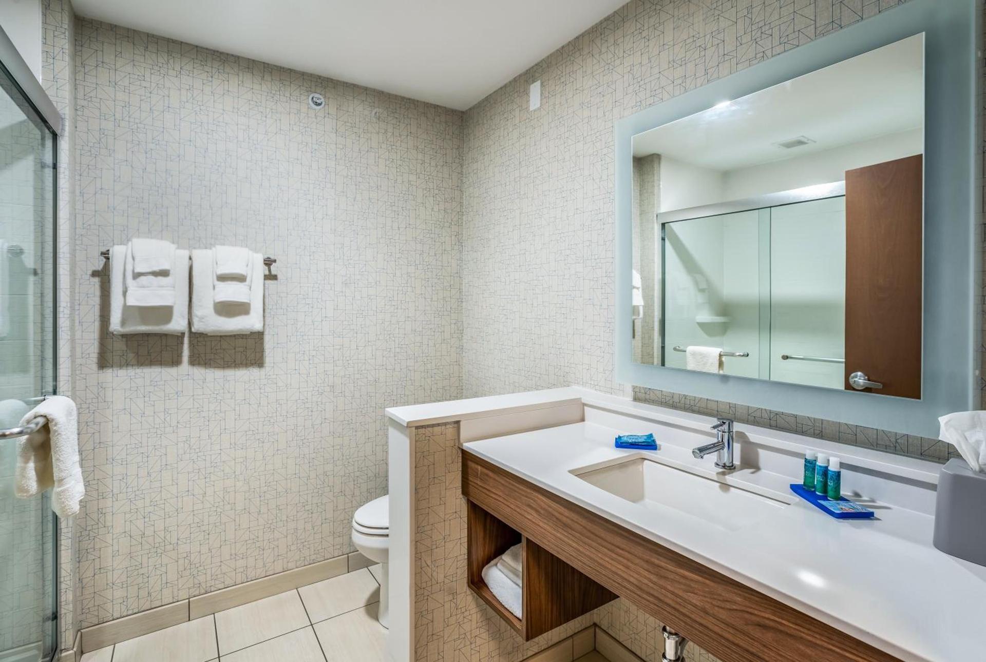 Holiday Inn Express & Suites Platteville by IHG photo 27