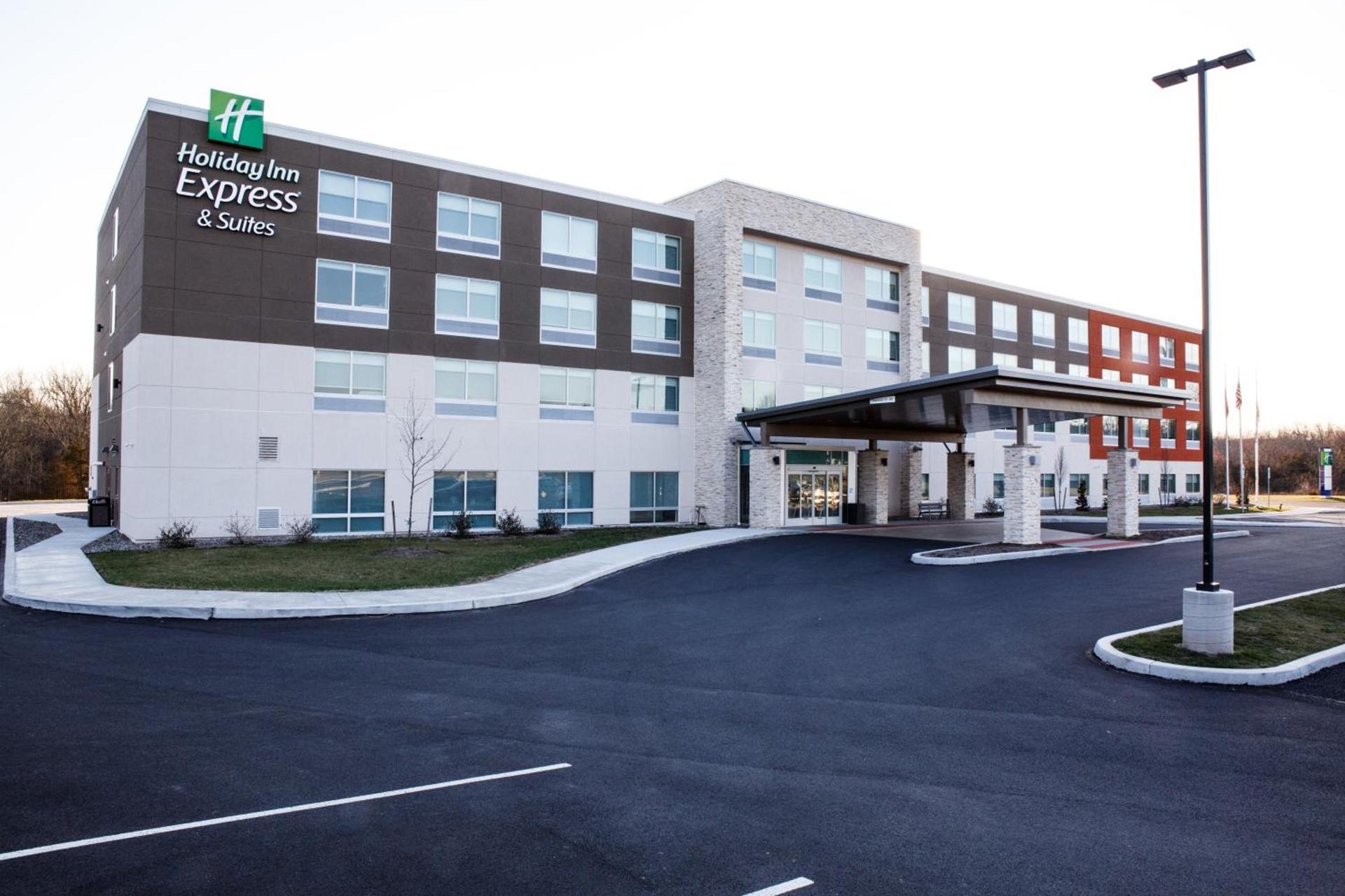 Holiday Inn Express & Suites - Gettysburg by IHG photo 1
