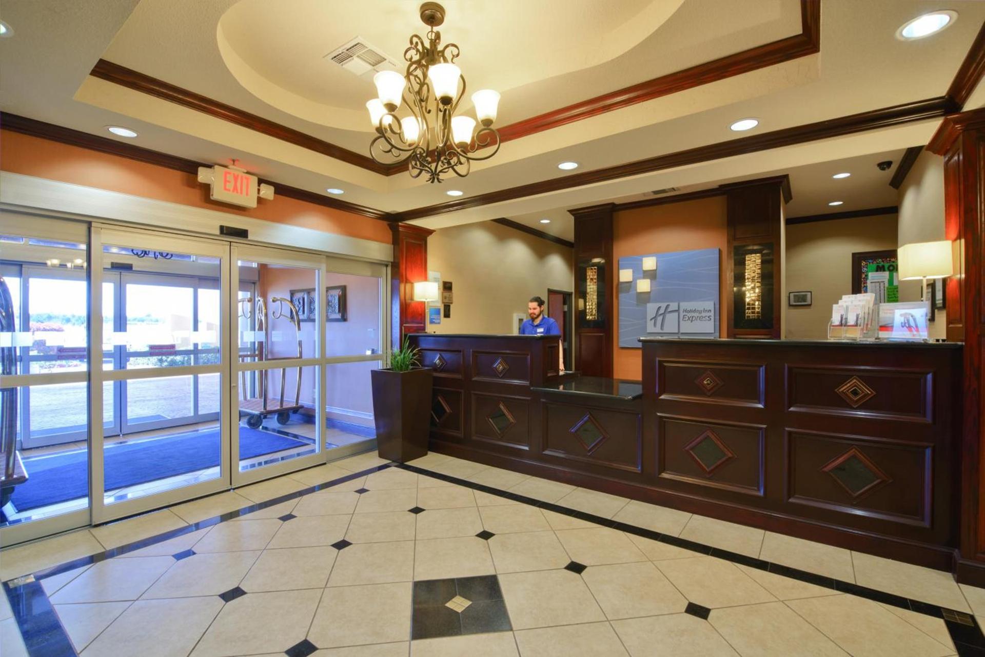 Country Inn & Suites by Radisson, Terrell photo 4