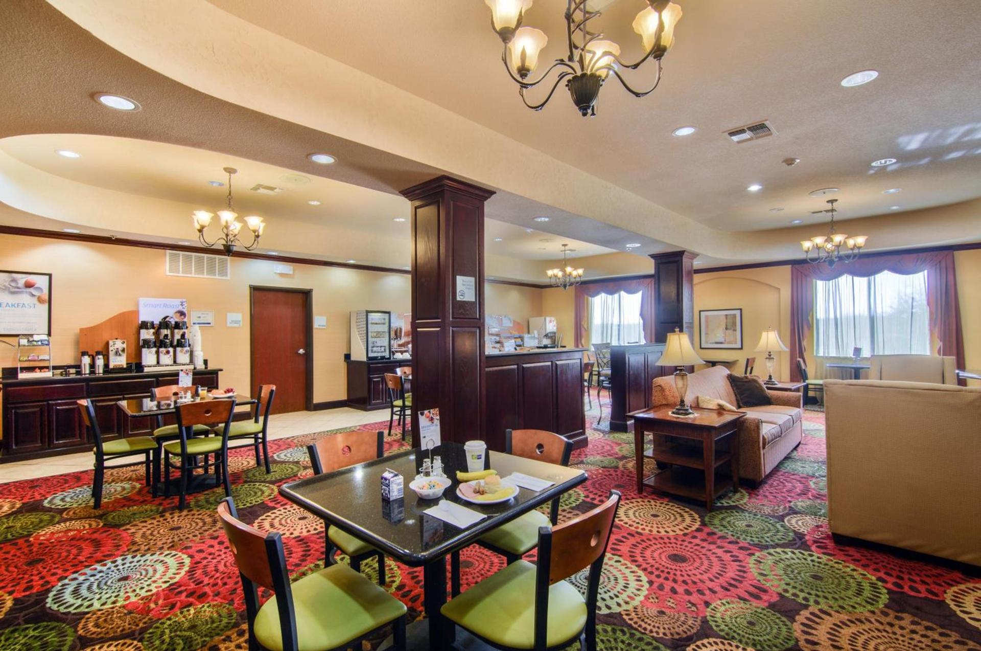 Country Inn & Suites by Radisson, Terrell photo 39