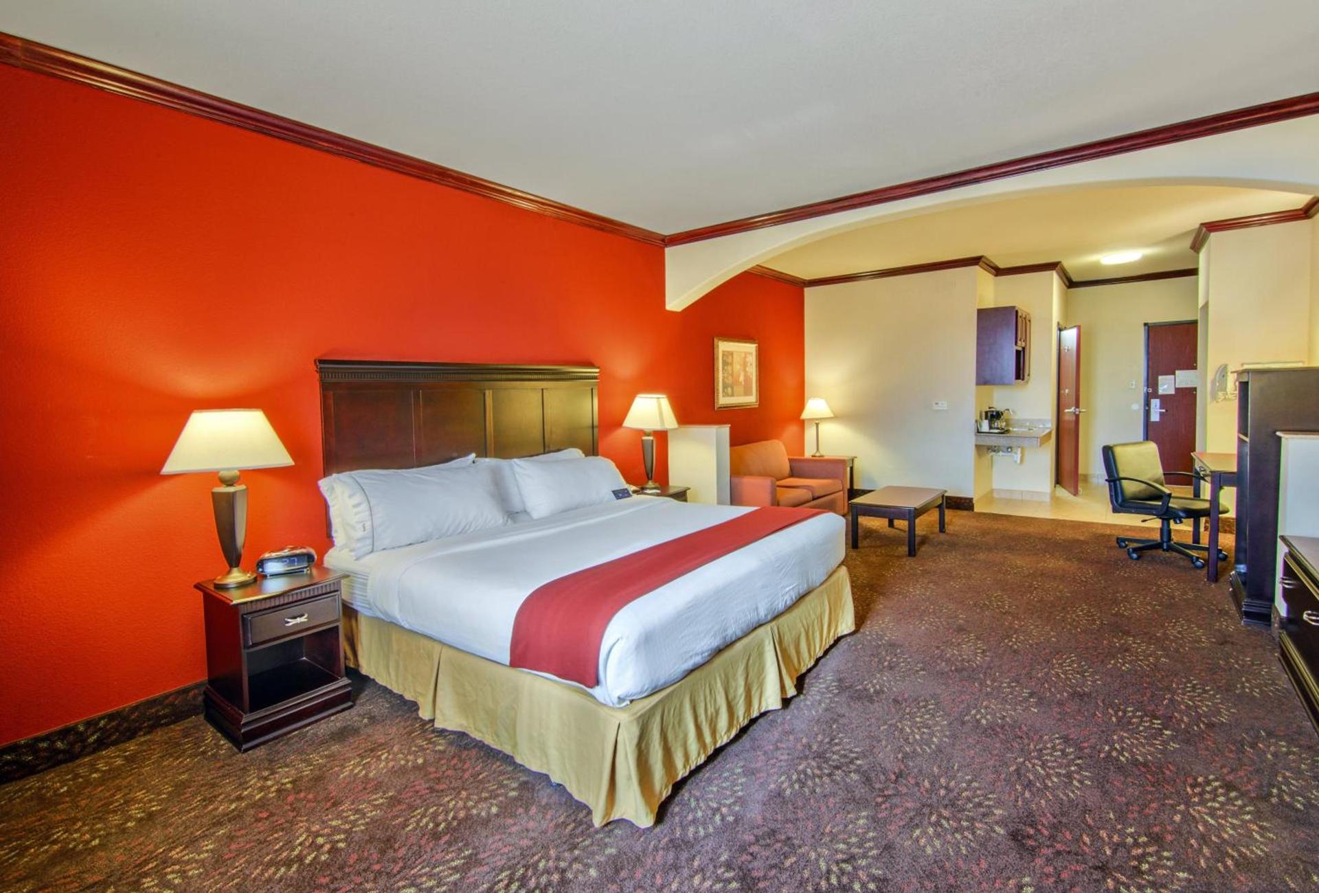 Country Inn & Suites by Radisson, Terrell photo 18
