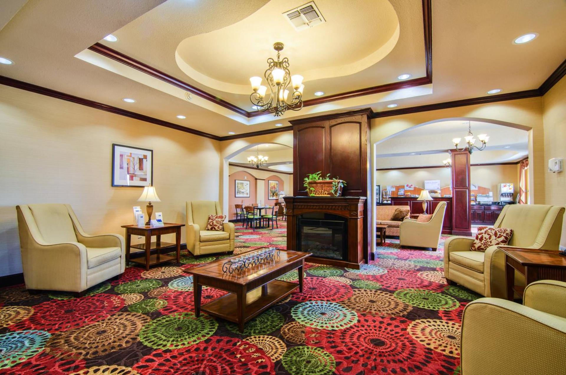 Country Inn & Suites by Radisson, Terrell photo 5
