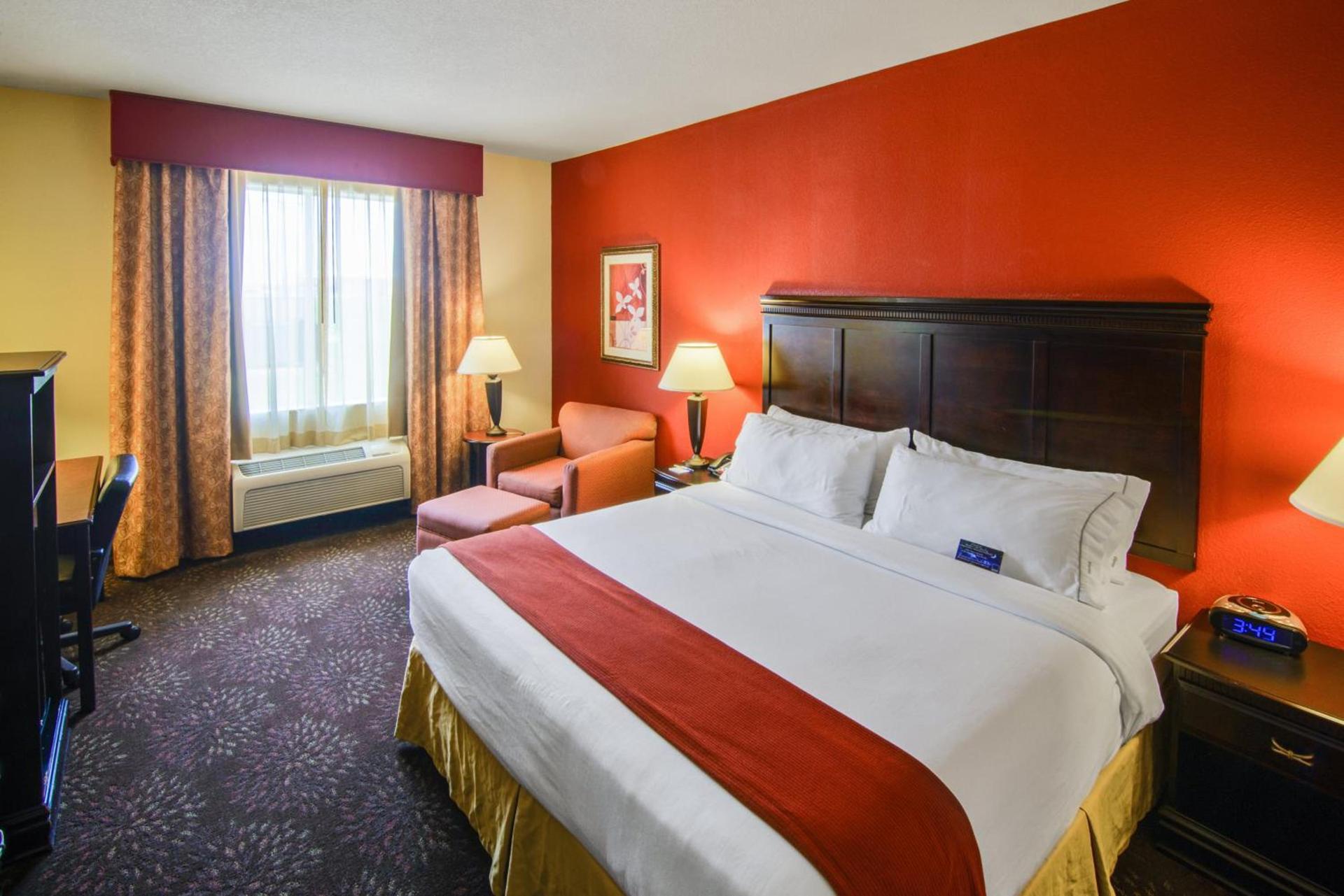 Country Inn & Suites by Radisson, Terrell photo 15