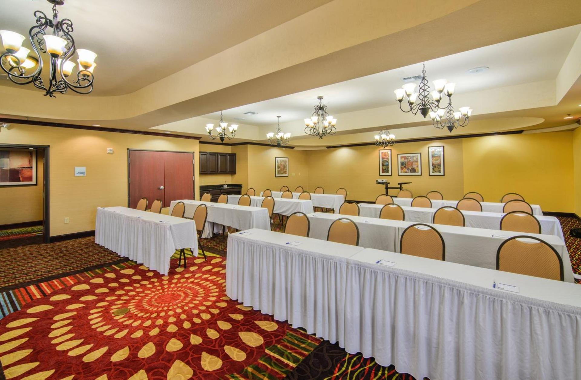 Country Inn & Suites by Radisson, Terrell photo 42