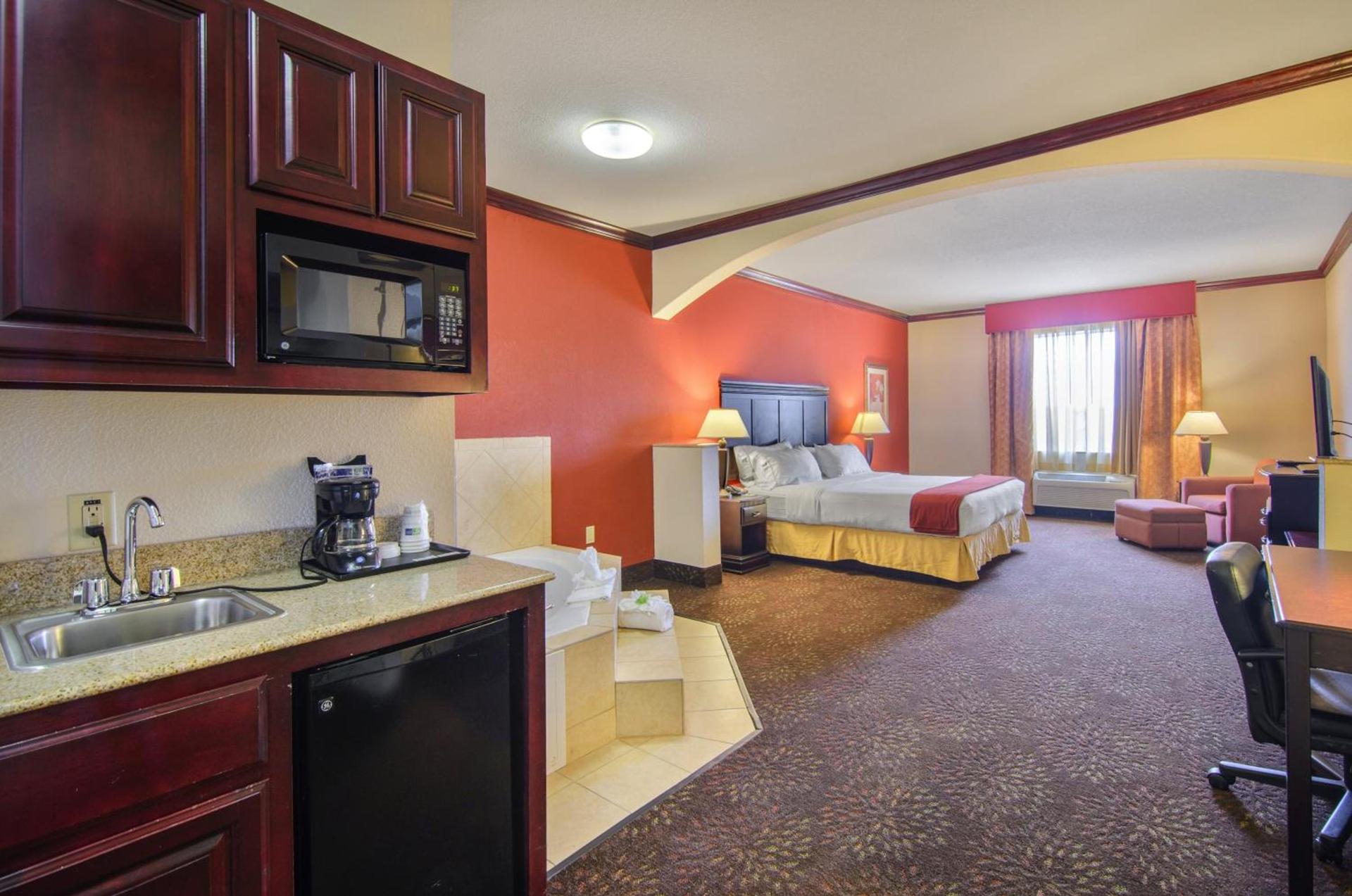 Country Inn & Suites by Radisson, Terrell photo 17