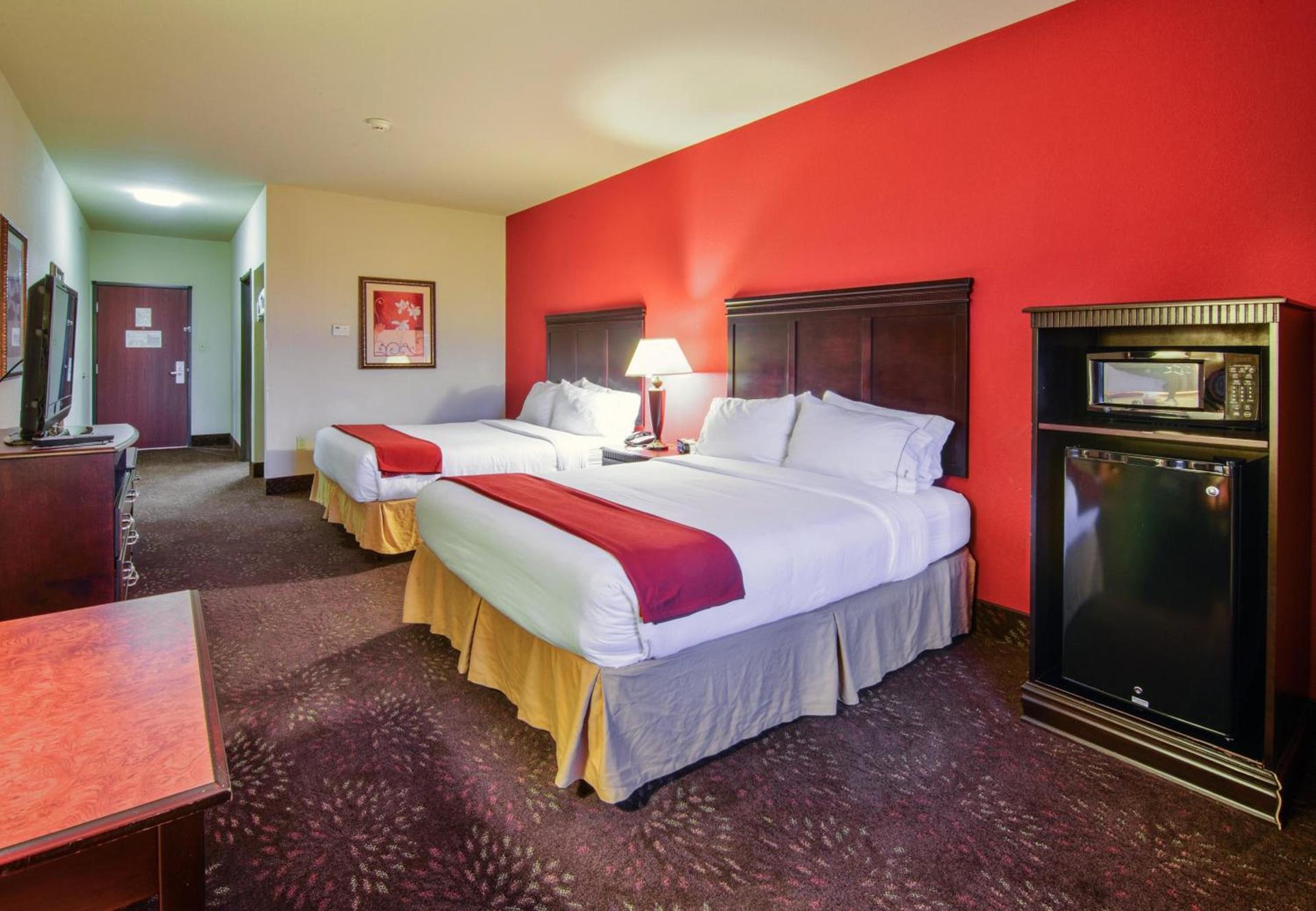 Country Inn & Suites by Radisson, Terrell photo 44