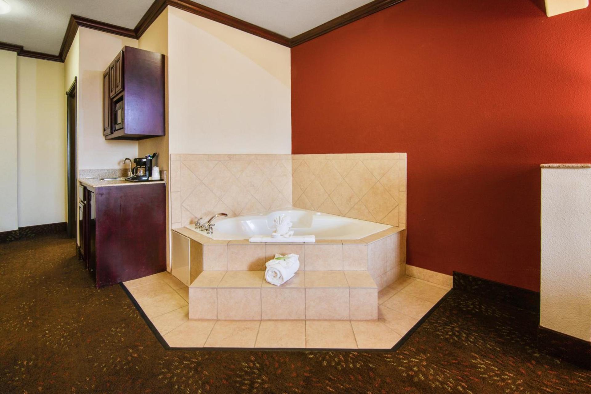 Country Inn & Suites by Radisson, Terrell photo 23
