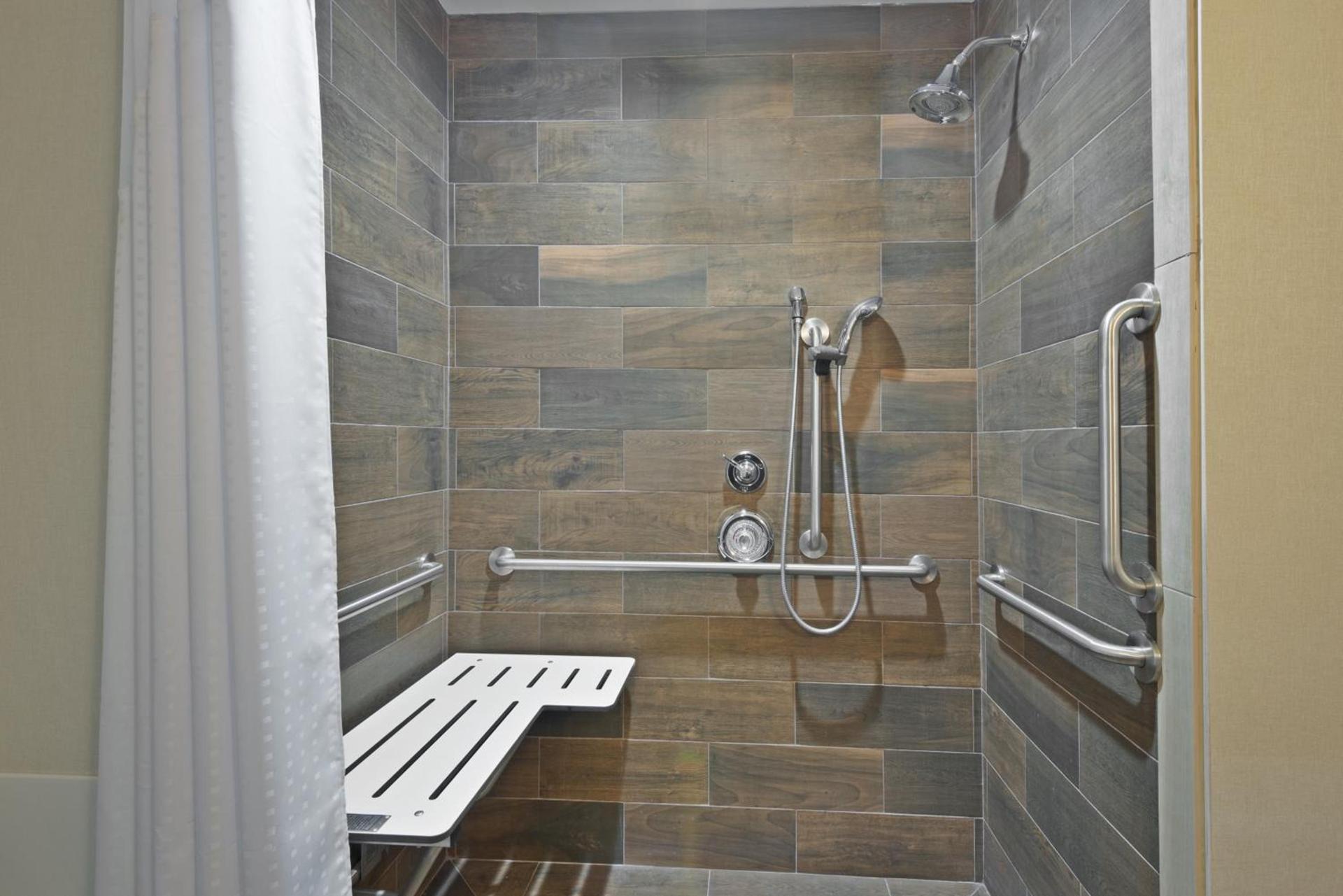 Holiday Inn Express & Suites New Cumberland by IHG photo 15