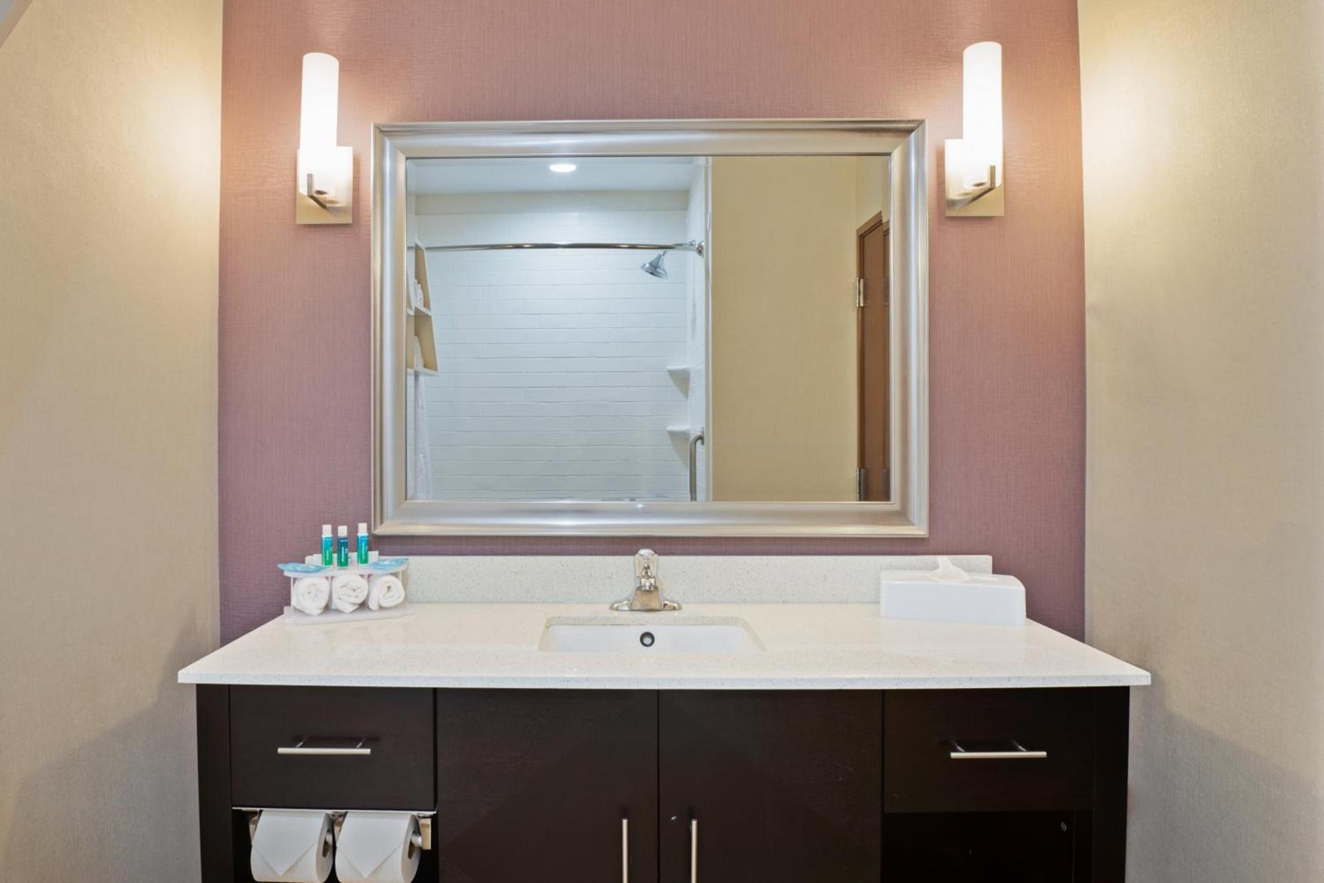 Holiday Inn Express & Suites New Cumberland by IHG photo 10