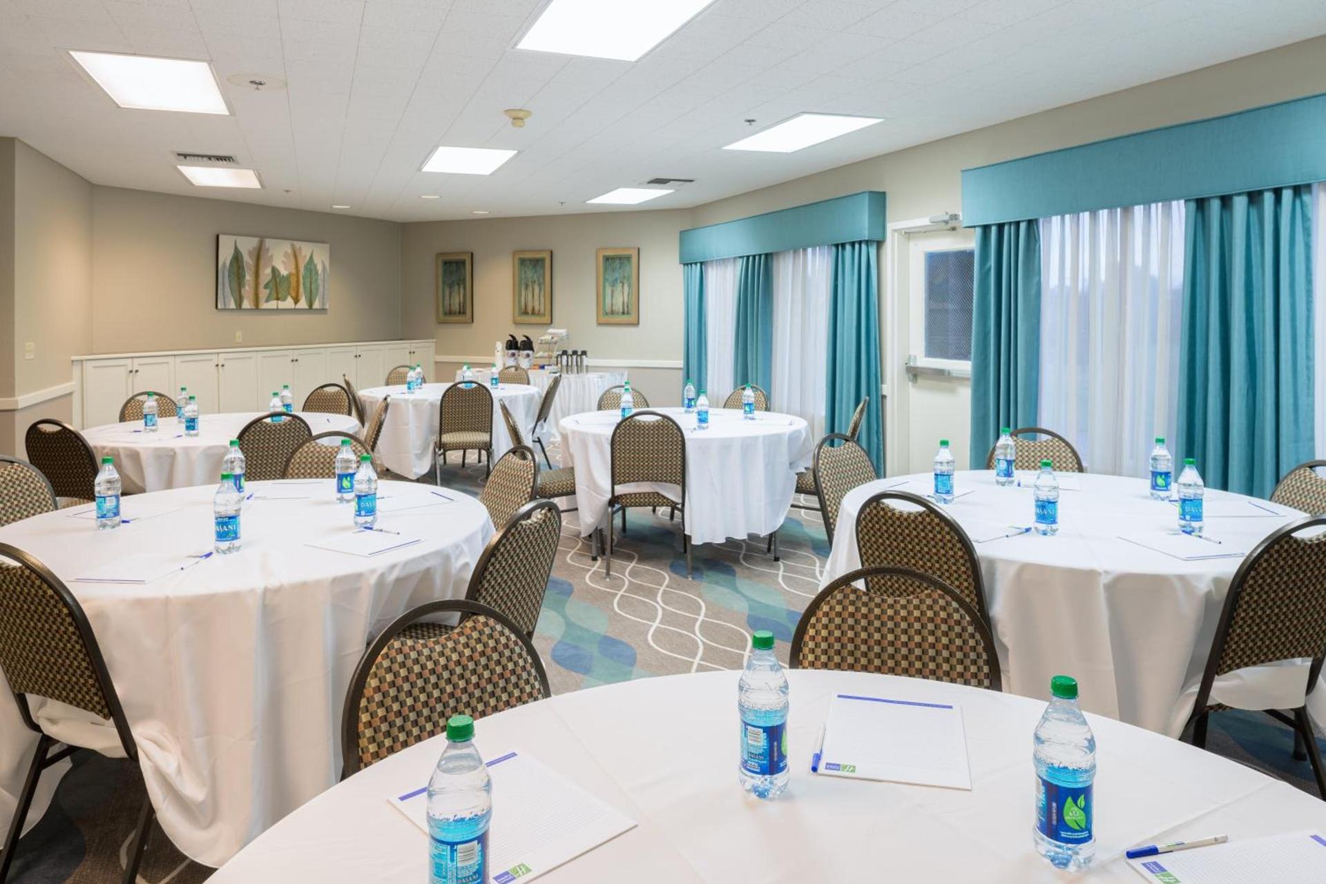 Holiday Inn Express Hotel & Suites Arcata/Eureka-Airport Area by IHG photo 39