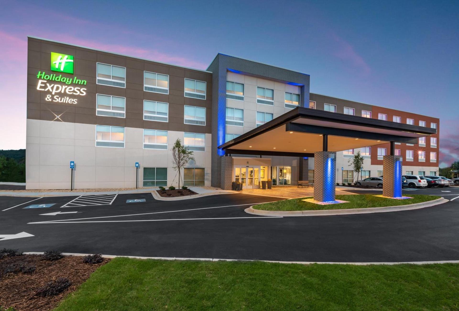 Holiday Inn Express & Suites Gainesville - Lake Lanier Area by IHG — hotel in Gainesville
