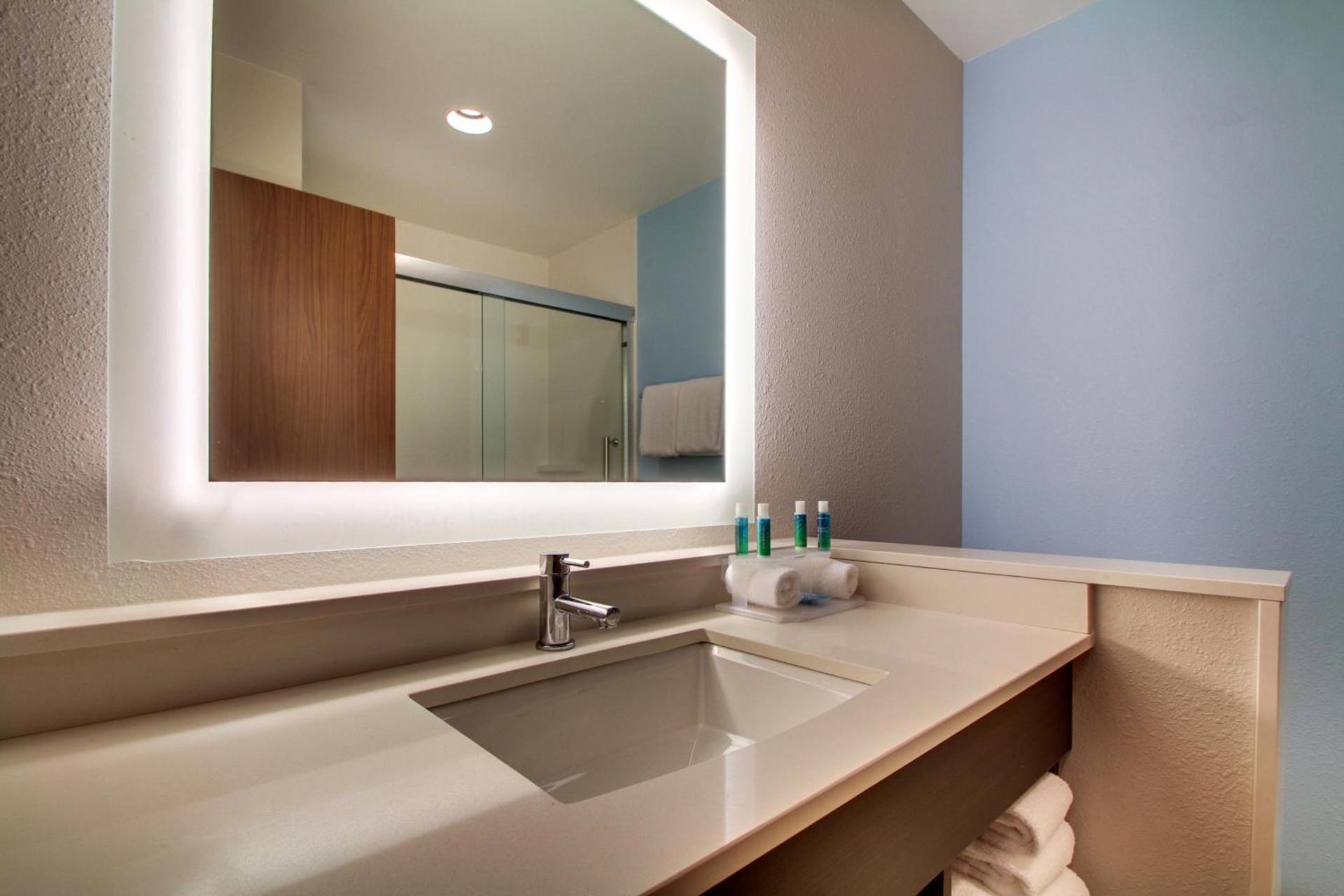 Holiday Inn Express & Suites Charleston NE Mt Pleasant US17 by IHG photo 53