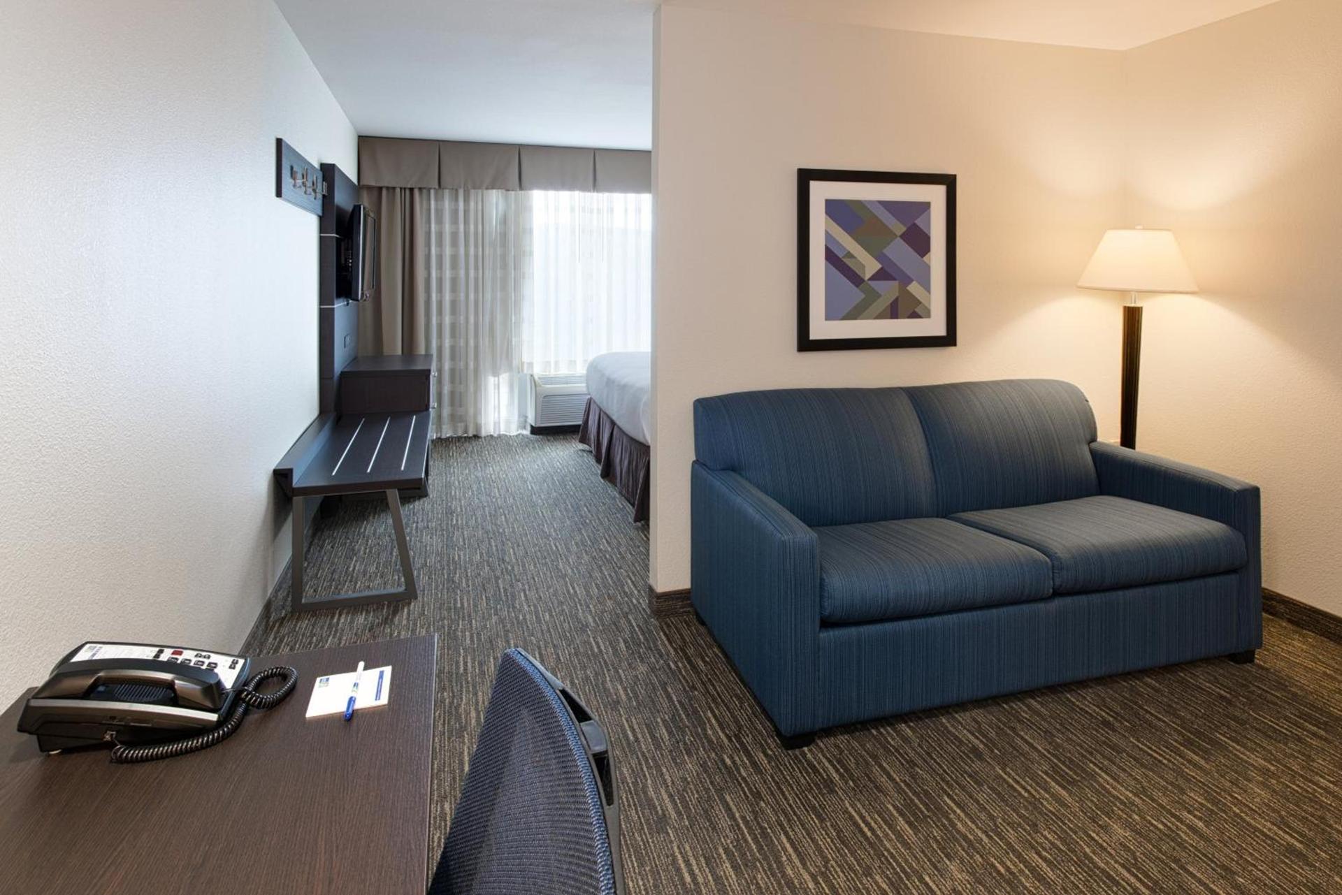 Holiday Inn Express & Suites East Wichita I-35 Andover by IHG photo 26