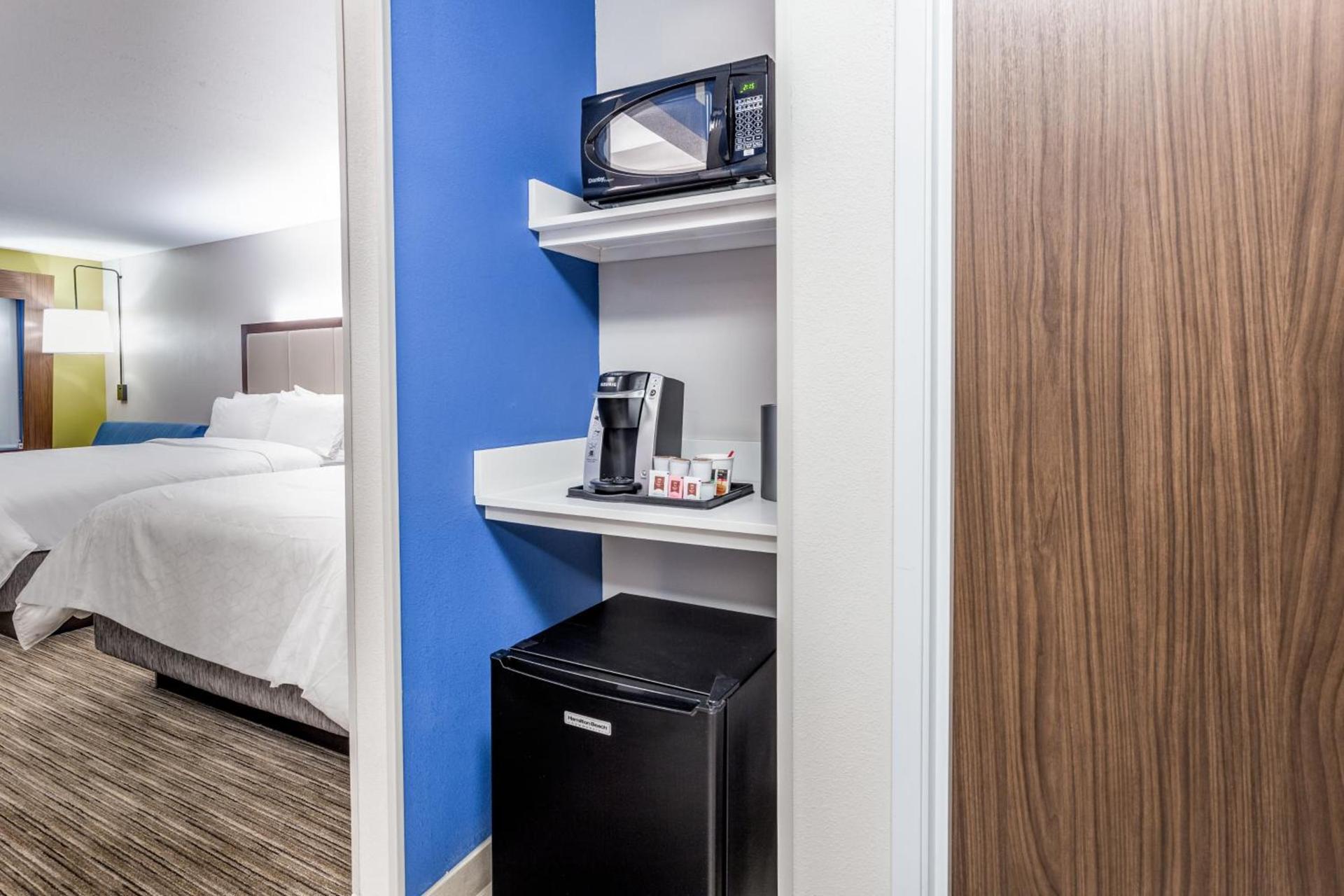 Holiday Inn Express & Suites Hammond by IHG photo 18