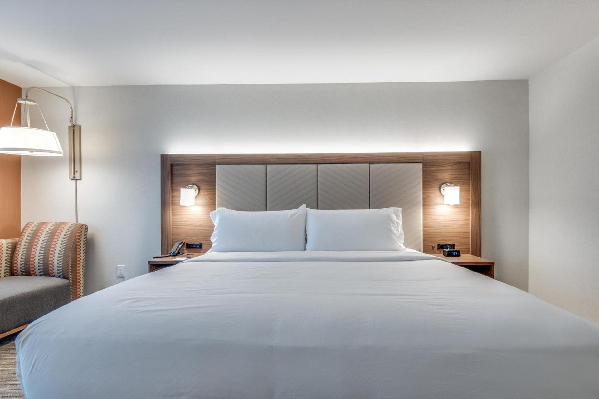 Holiday Inn Express & Suites Dallas North - Addison by IHG photo 55