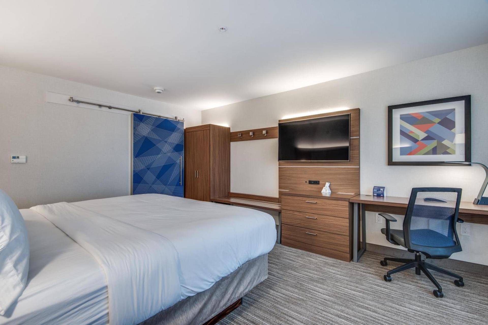 Holiday Inn Express & Suites Dallas North - Addison by IHG photo 50