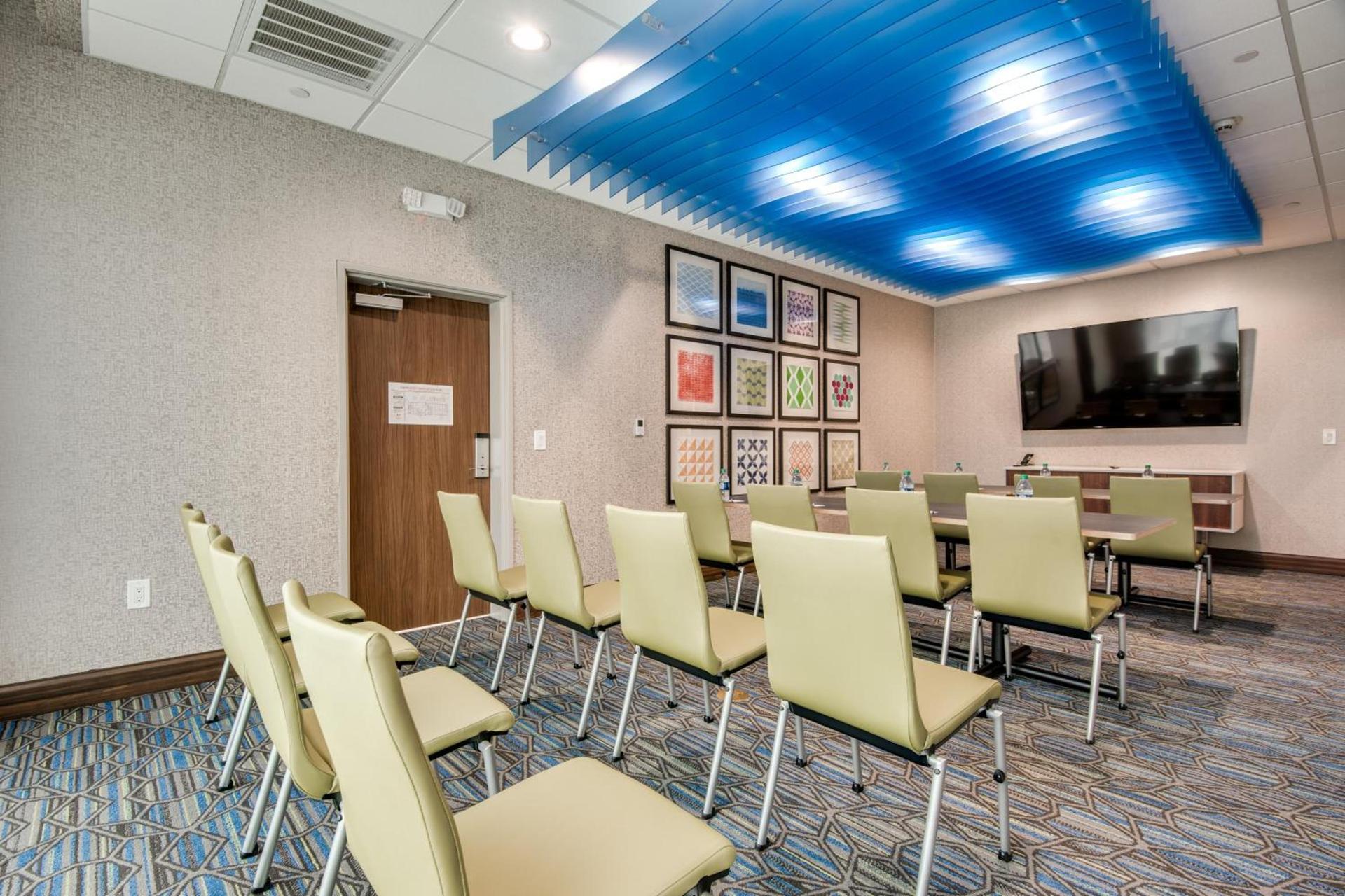 Holiday Inn Express & Suites Dallas North - Addison by IHG photo 44