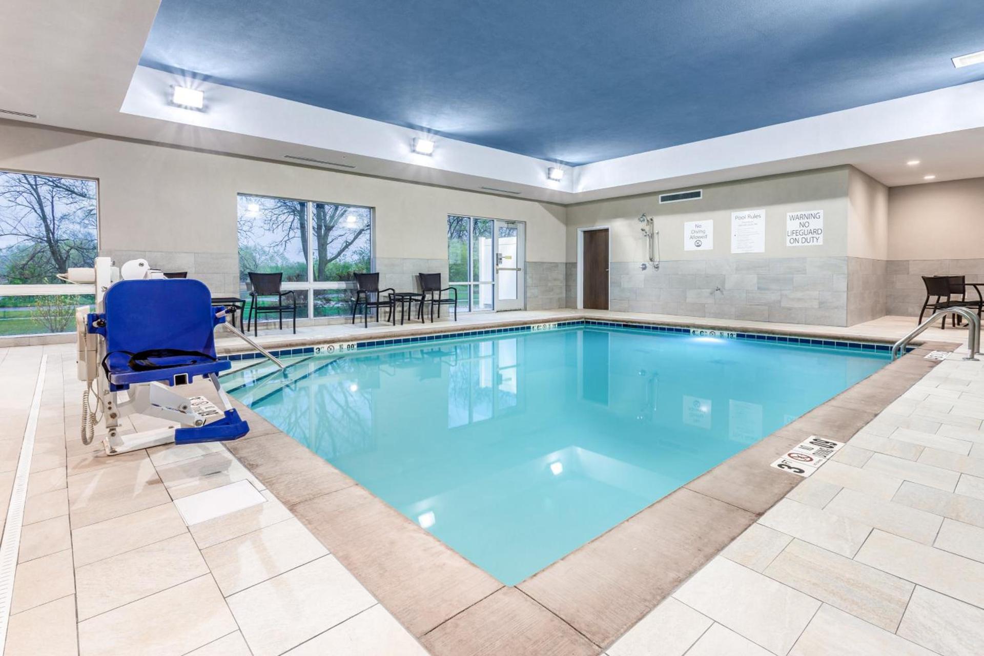 Holiday Inn Express & Suites Hammond by IHG photo 37