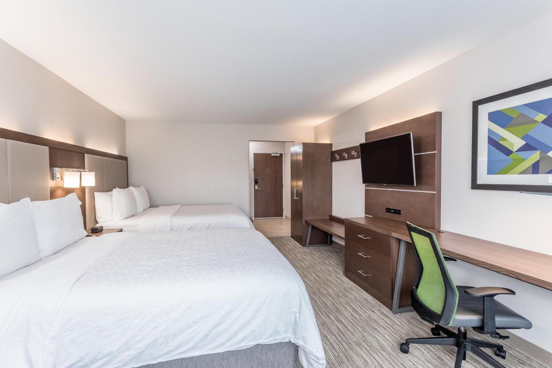 Holiday Inn Express & Suites Hammond by IHG photo 46