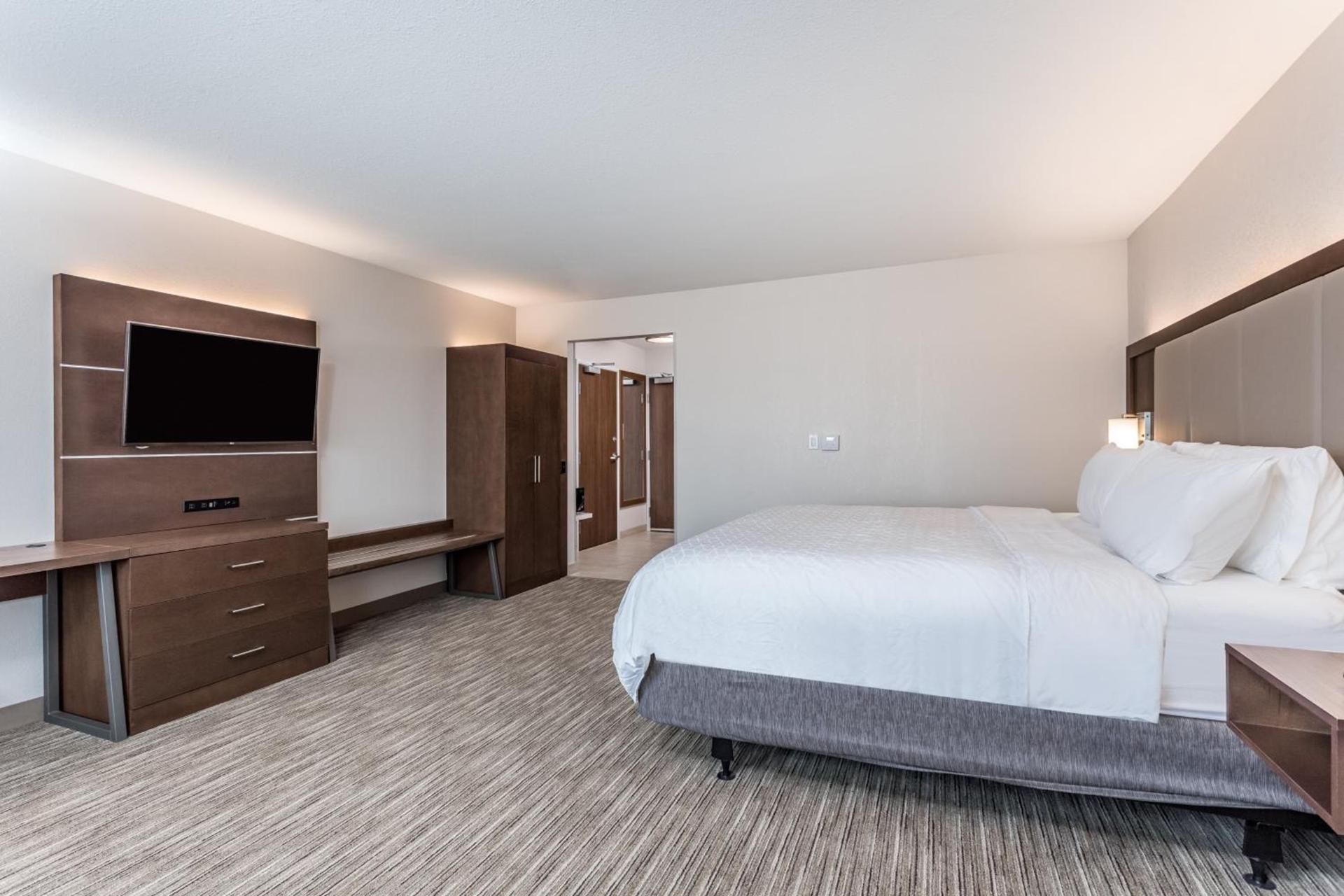 Holiday Inn Express & Suites Hammond by IHG photo 20