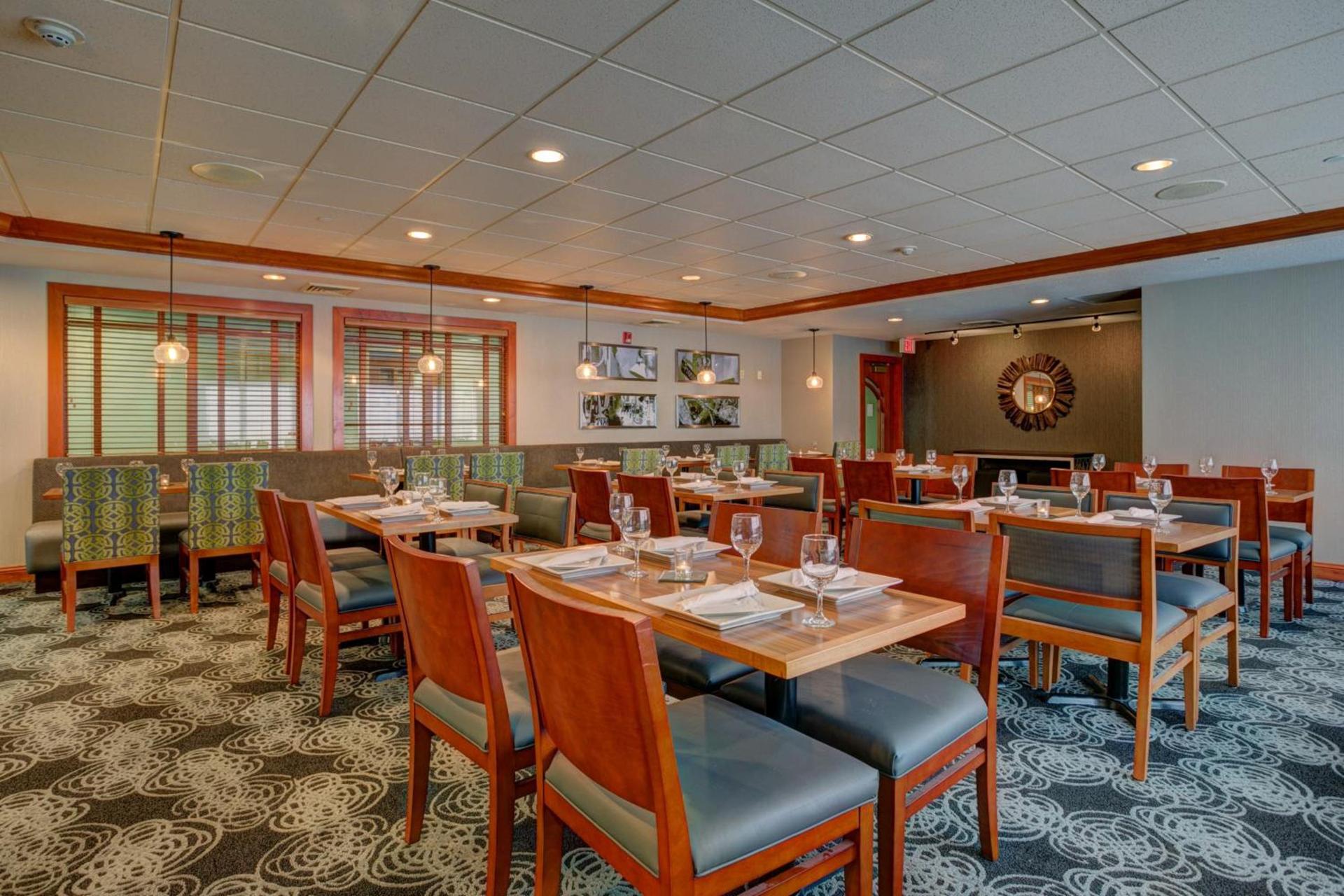 Holiday Inn Milwaukee Airport by IHG photo 5